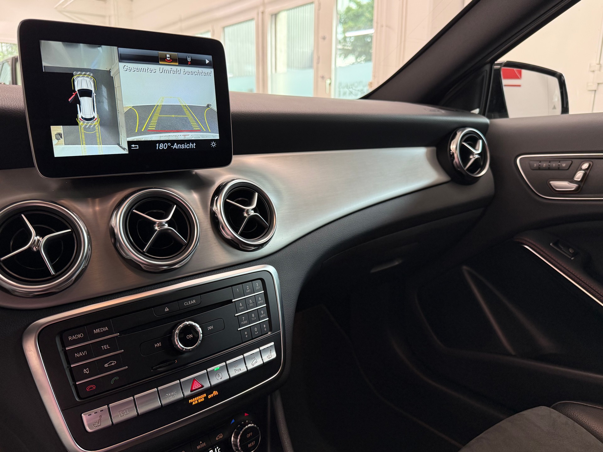 MERCEDES-BENZ GLA 220 AMG Line 4Matic 7G-DCT-image-22