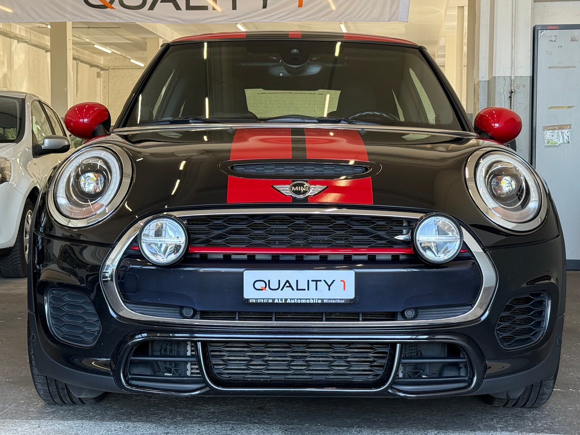 MINI Cooper John Cooper Works Steptronic-image-1