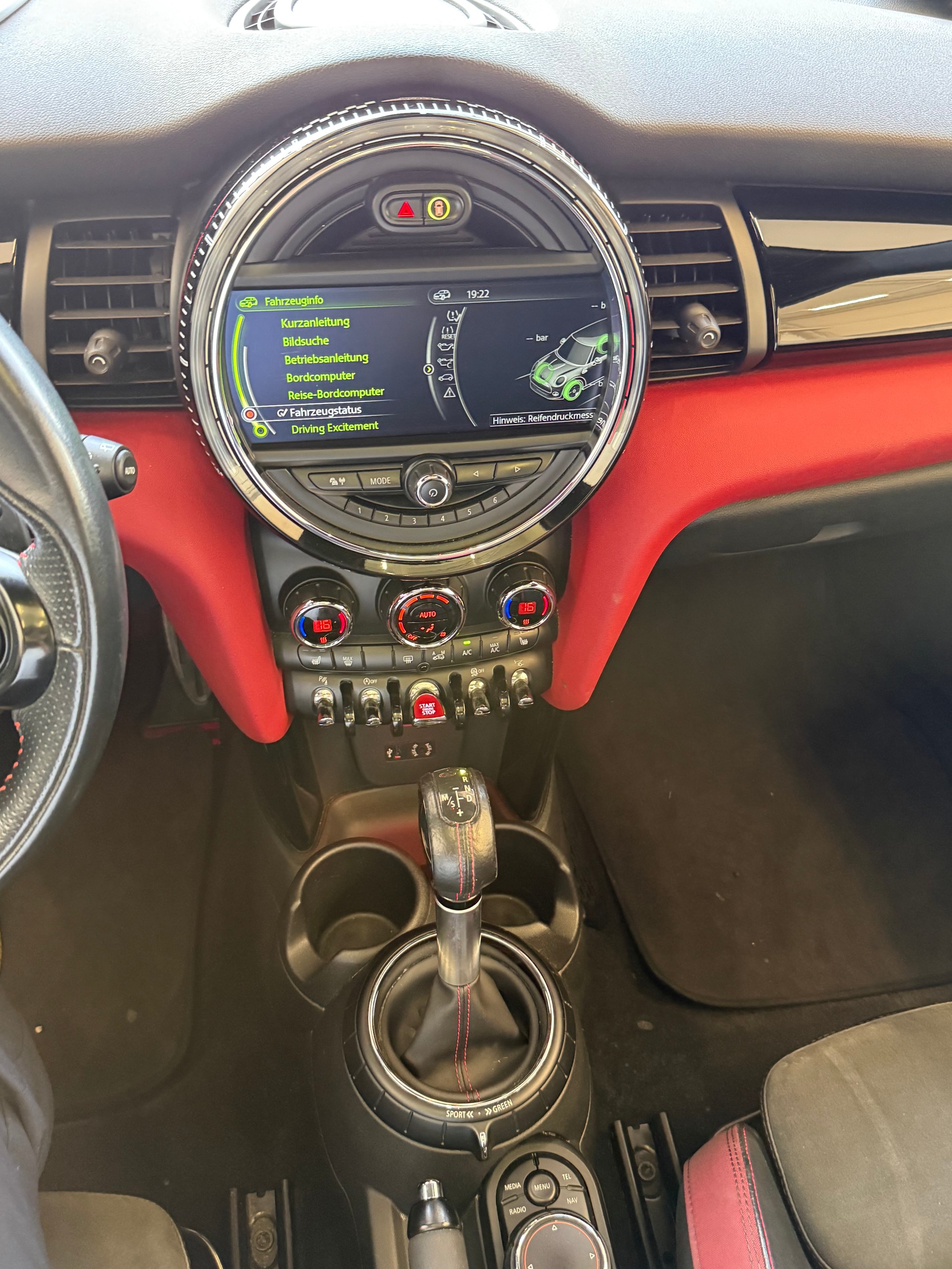 MINI Cooper John Cooper Works Steptronic-image-8