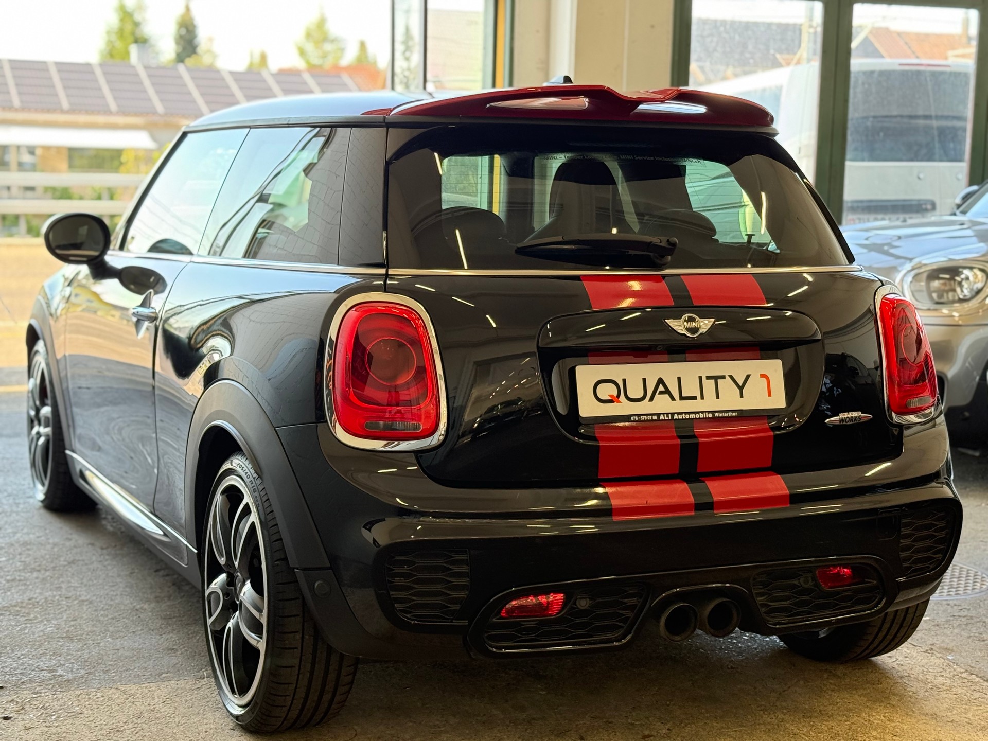 MINI Cooper John Cooper Works Steptronic-image-3