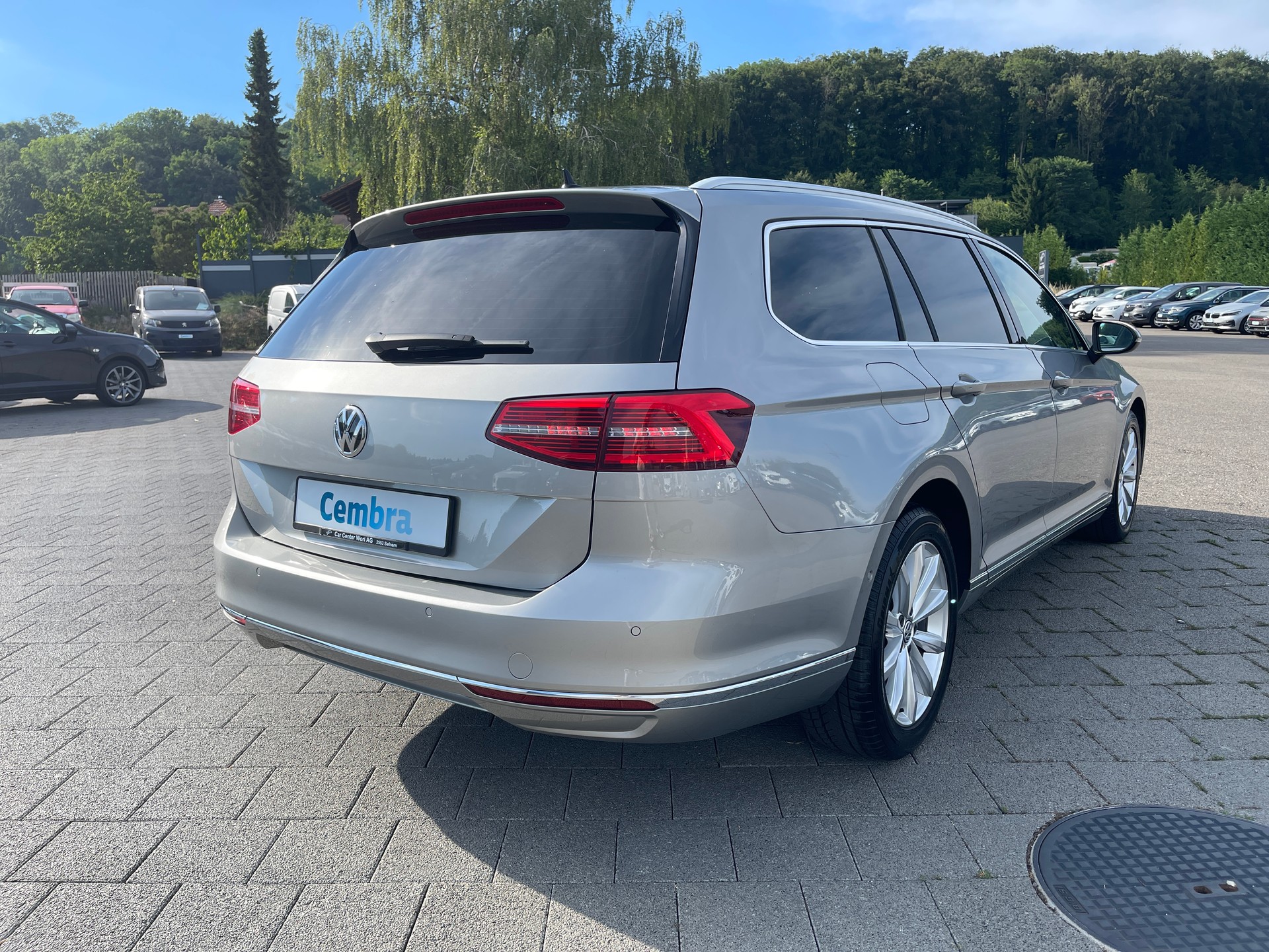 VW Passat Variant 2.0 TDI BMT Highline DSG-image-3