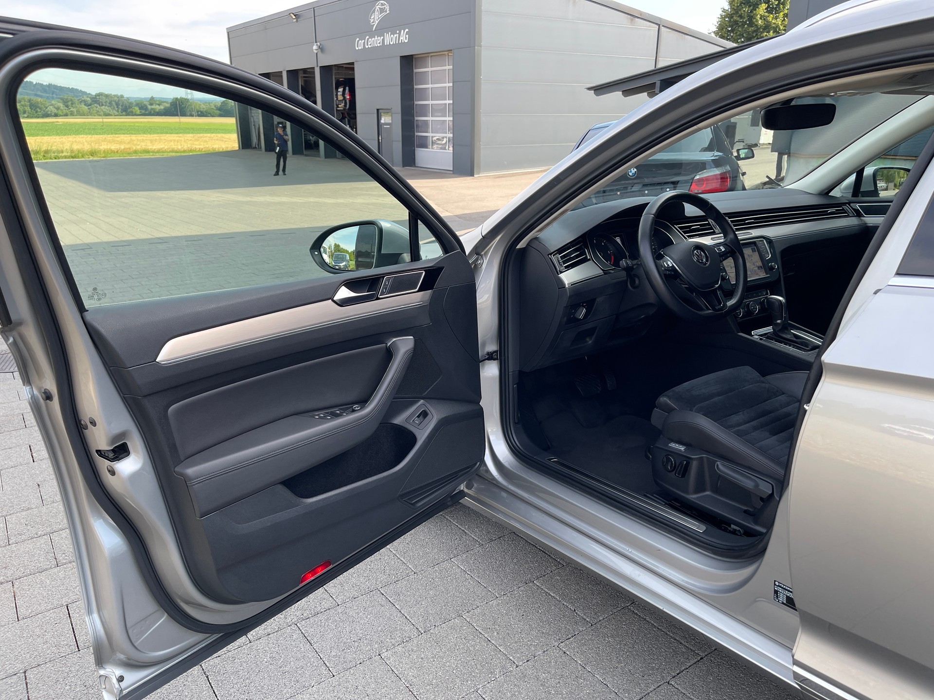 VW Passat Variant 2.0 TDI BMT Highline DSG-image-6