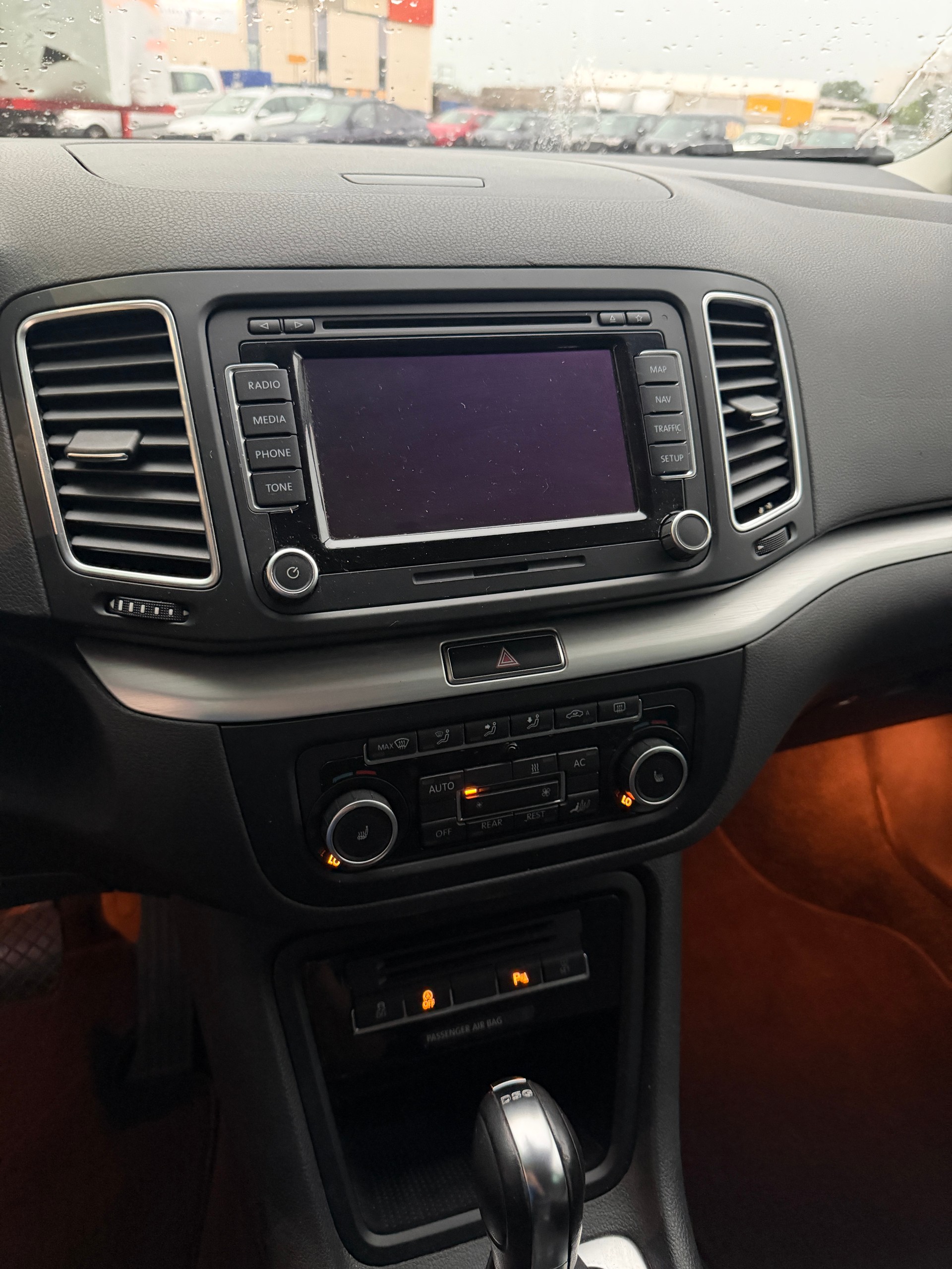 VW Sharan 2.0 TDI BMT Comfortline DSG-image-12