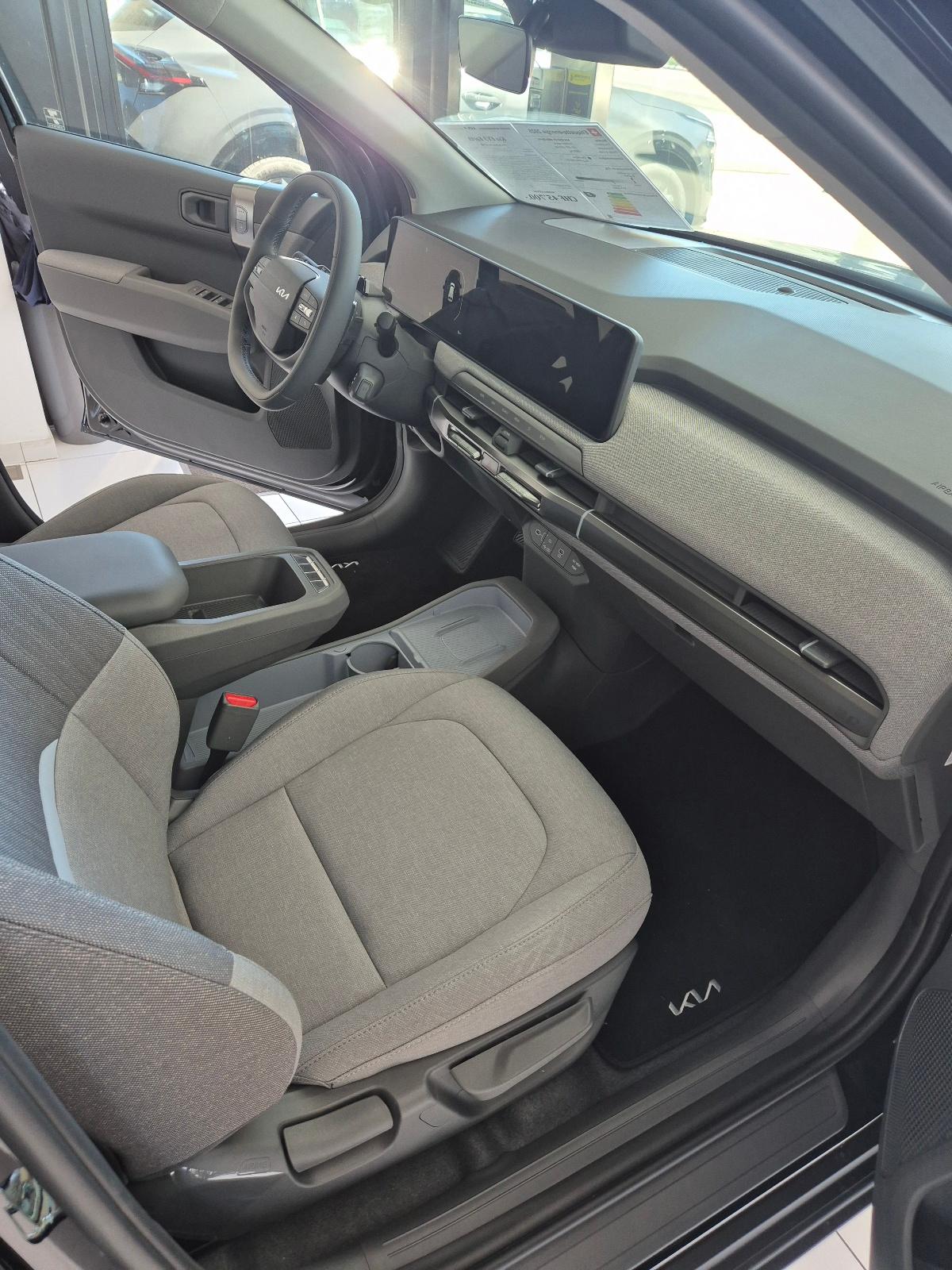 KIA EV3 81 kWh Earth-image-9