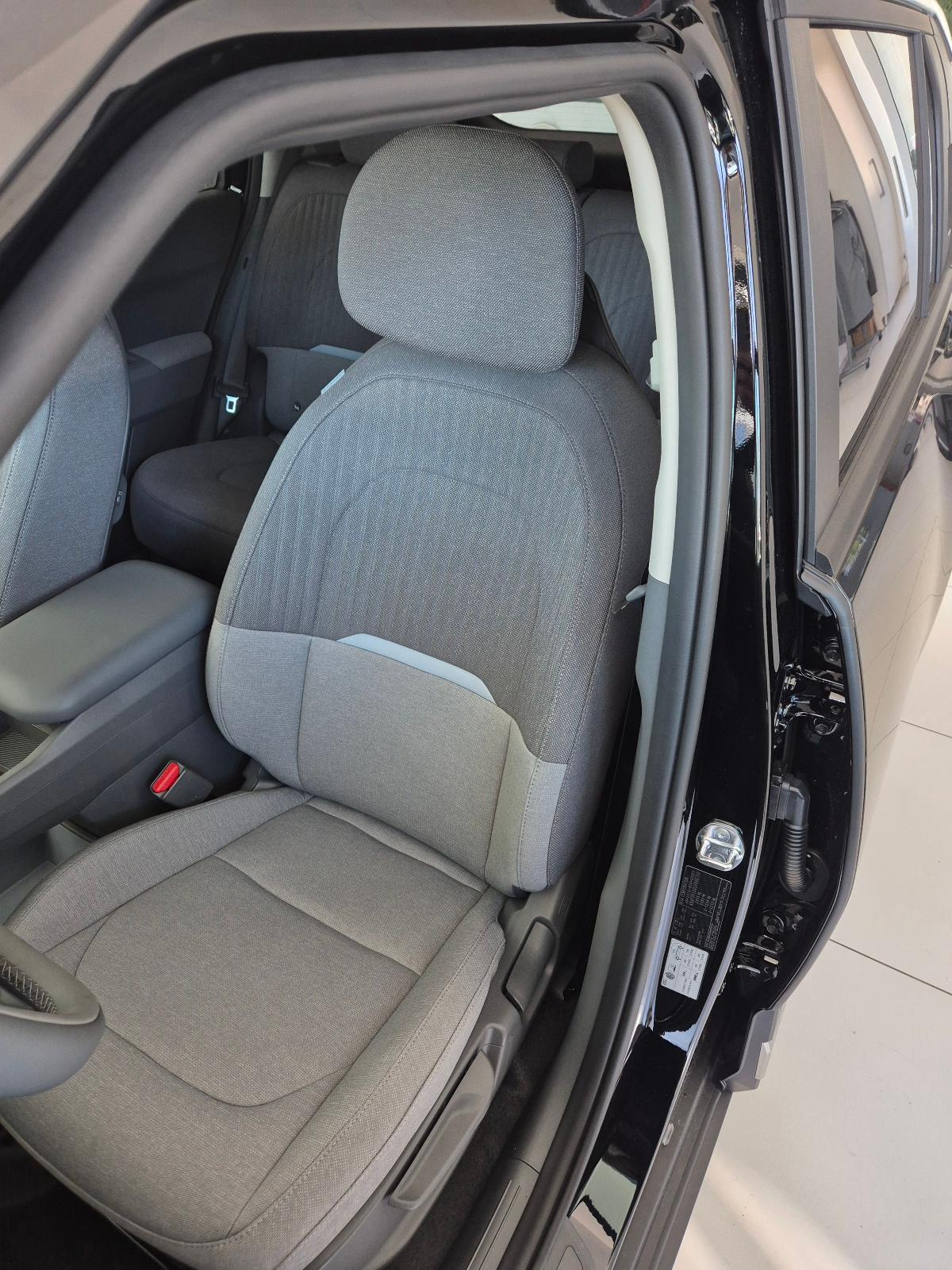 KIA EV3 81 kWh Earth-image-8