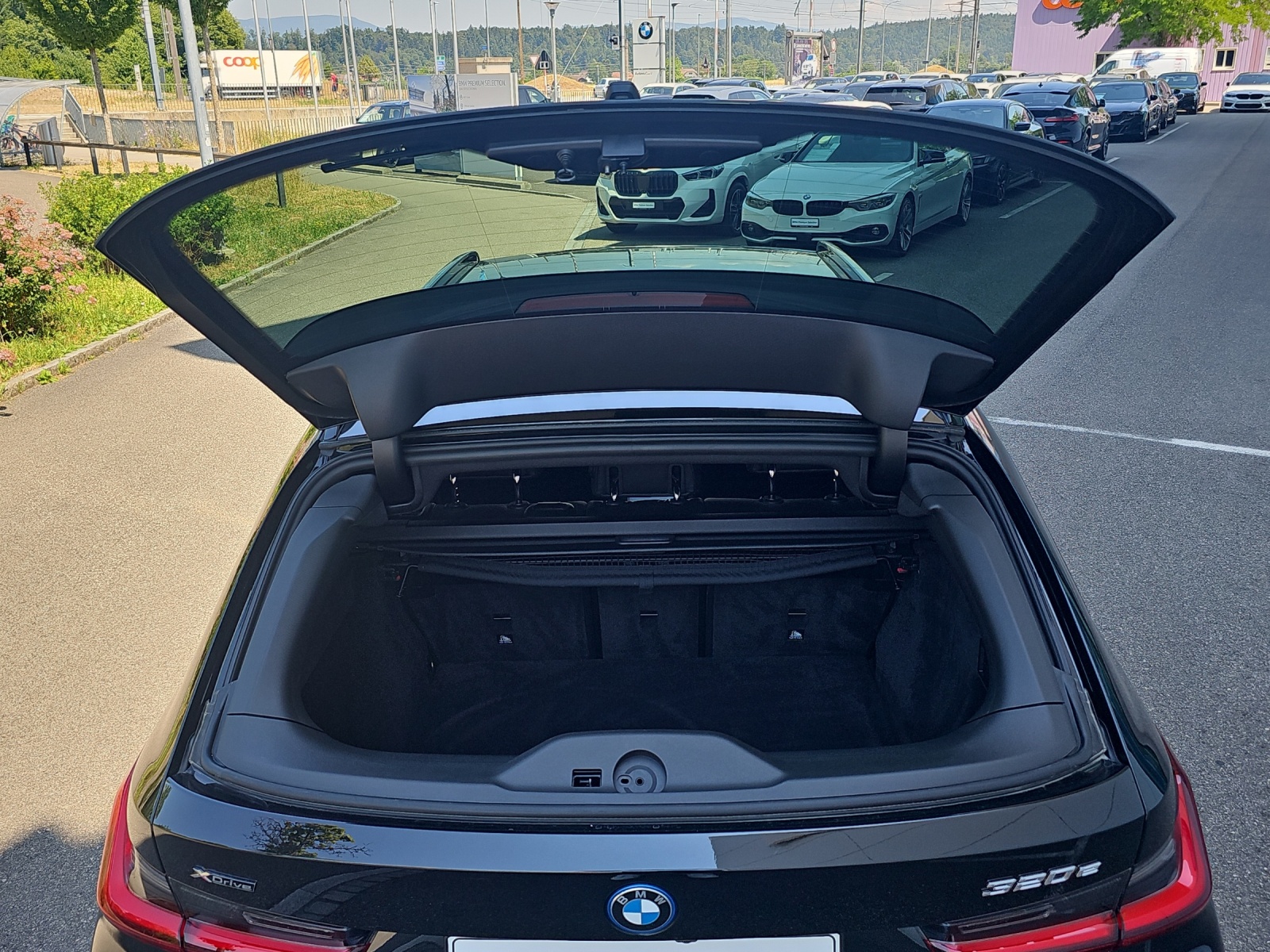 BMW 320e xDr Tour M Sport-image-21