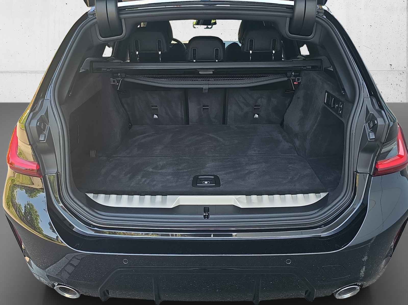 BMW 320e xDr Tour M Sport-image-16