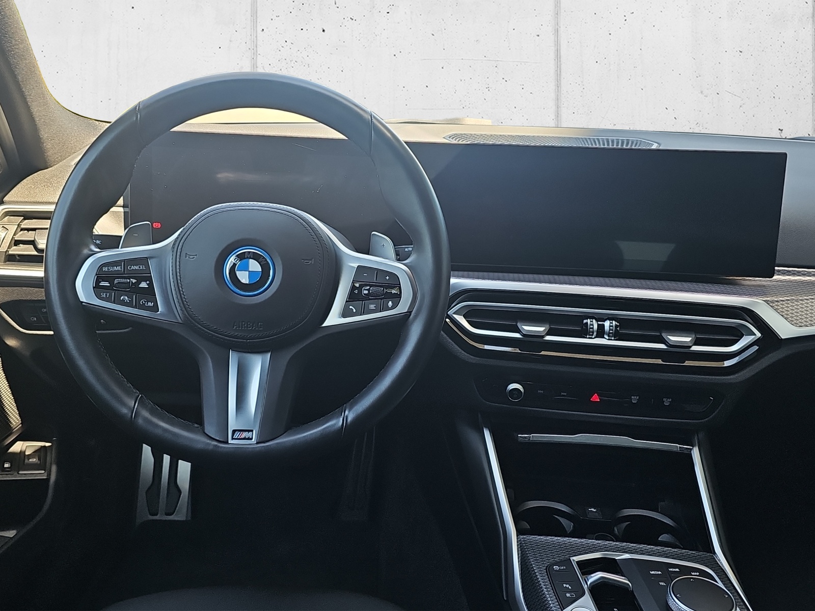 BMW 320e xDr Tour M Sport-image-15