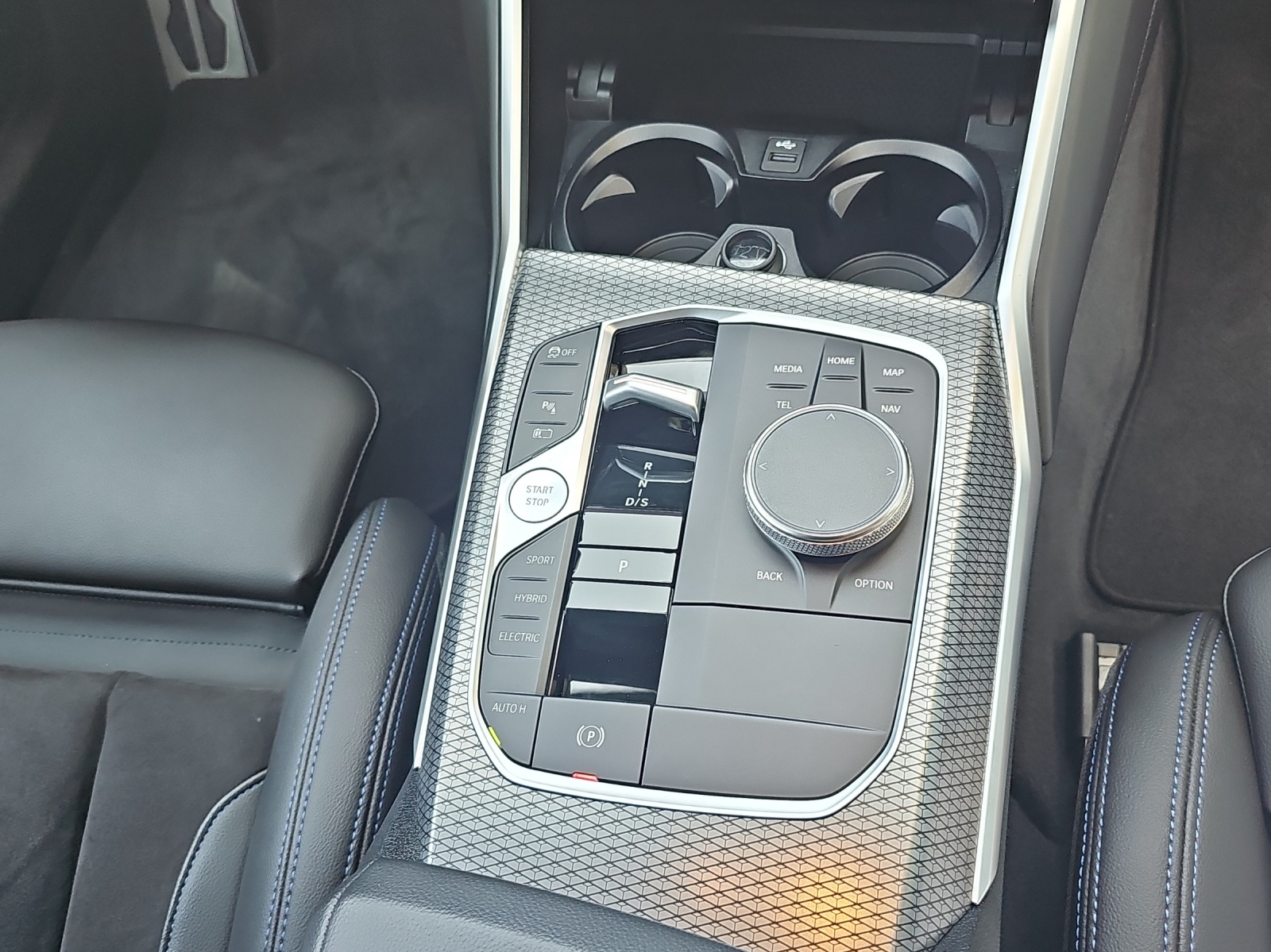 BMW 320e xDr Tour M Sport-image-18