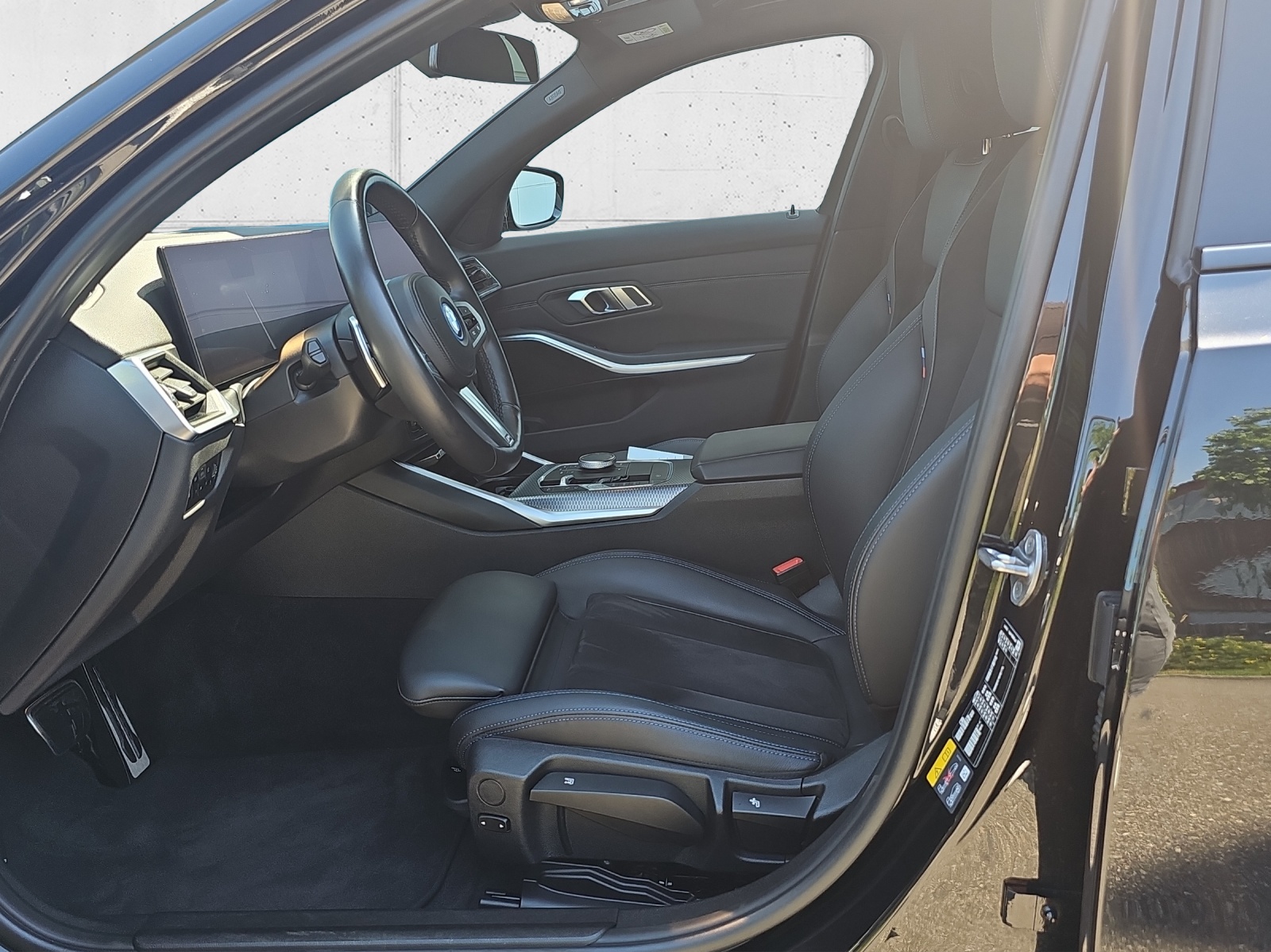BMW 320e xDr Tour M Sport-image-10