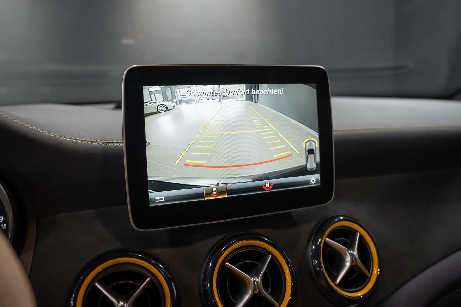 MERCEDES-BENZ A 45 AMG Yellow Night Edition 4Matic 7G-DCT / CH Auto / Limitiertes Fahrzeug / Garantie-image-14