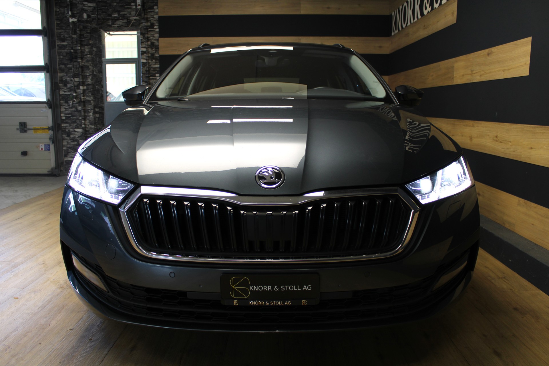 SKODA Octavia Combi 2.0 TDI DSG Ambition 4x4-image-4