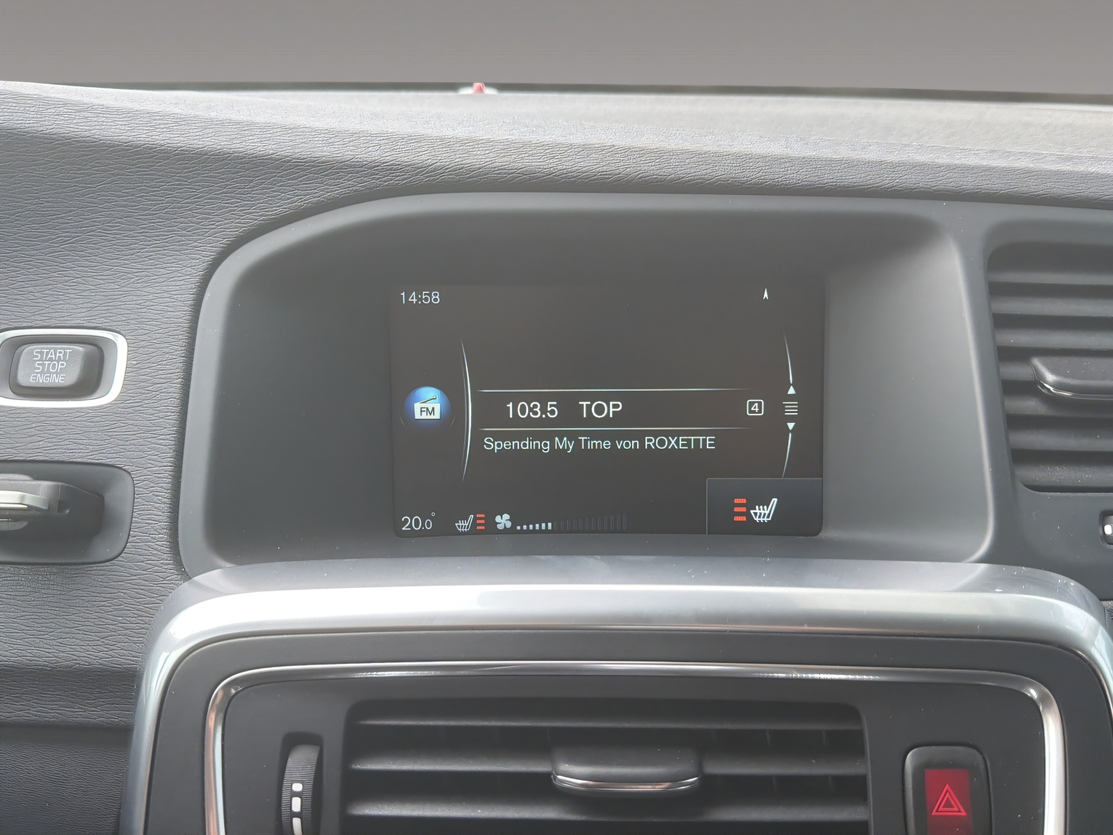 VOLVO V60 2.4 D4 Summum AWD-image-10