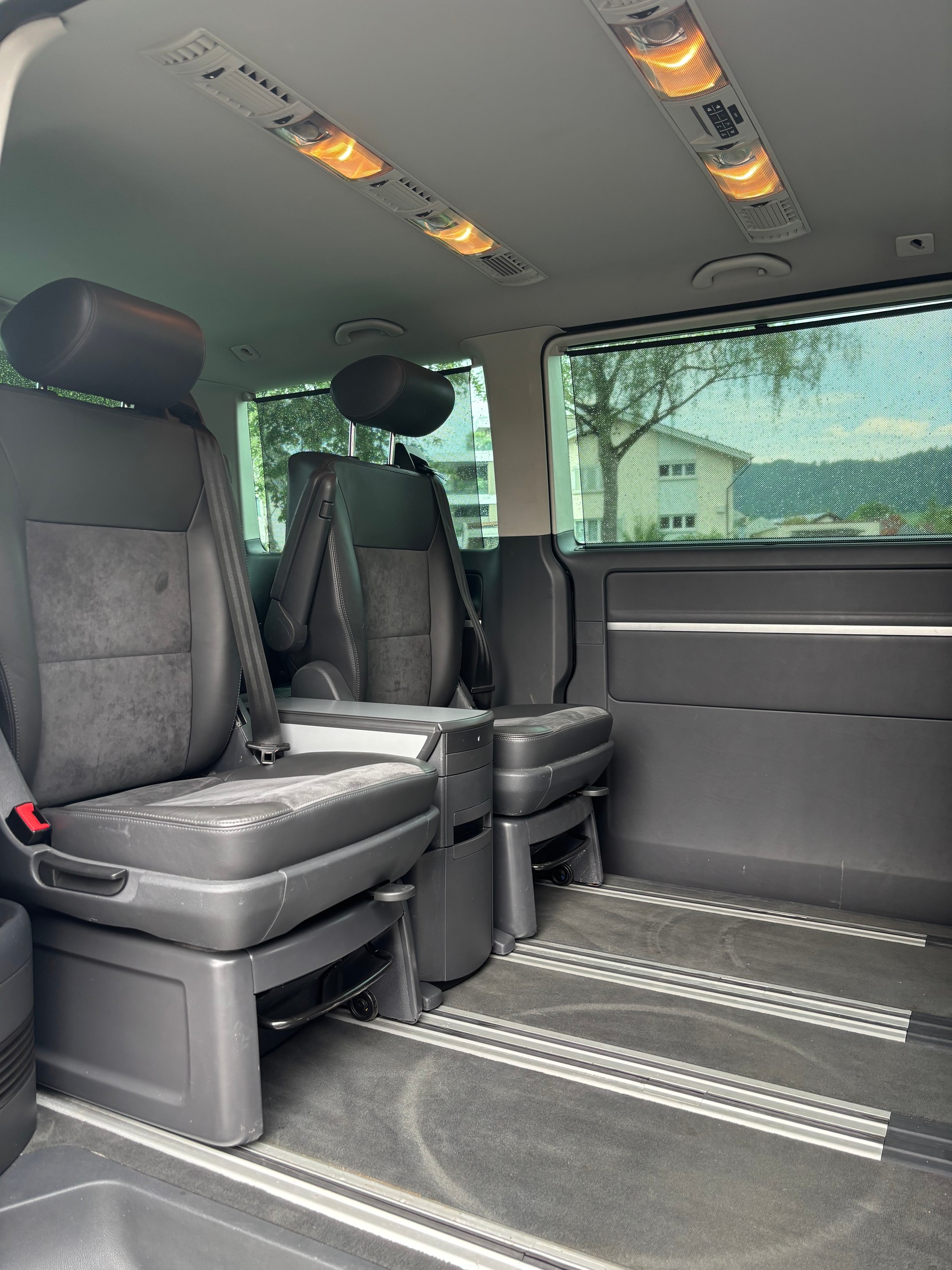 VW T5 Multivan 2.0 Bi-TDI CR Highline 4Motion DSG-image-12