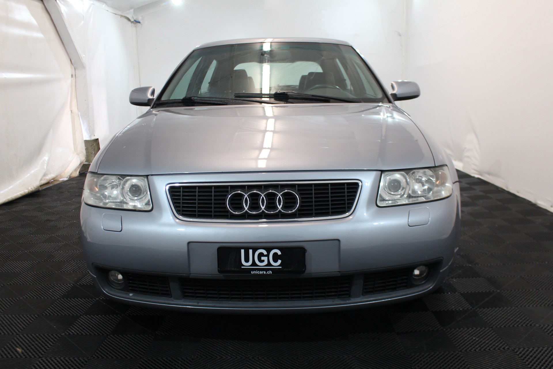AUDI S3 1.8 20V Turbo 225 quattro-showroom-element-1