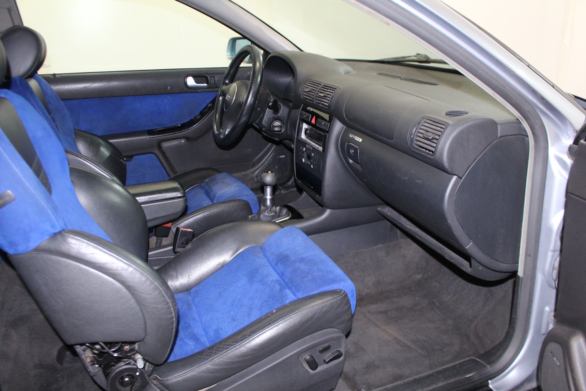AUDI S3 1.8 20V Turbo 225 quattro-image-9
