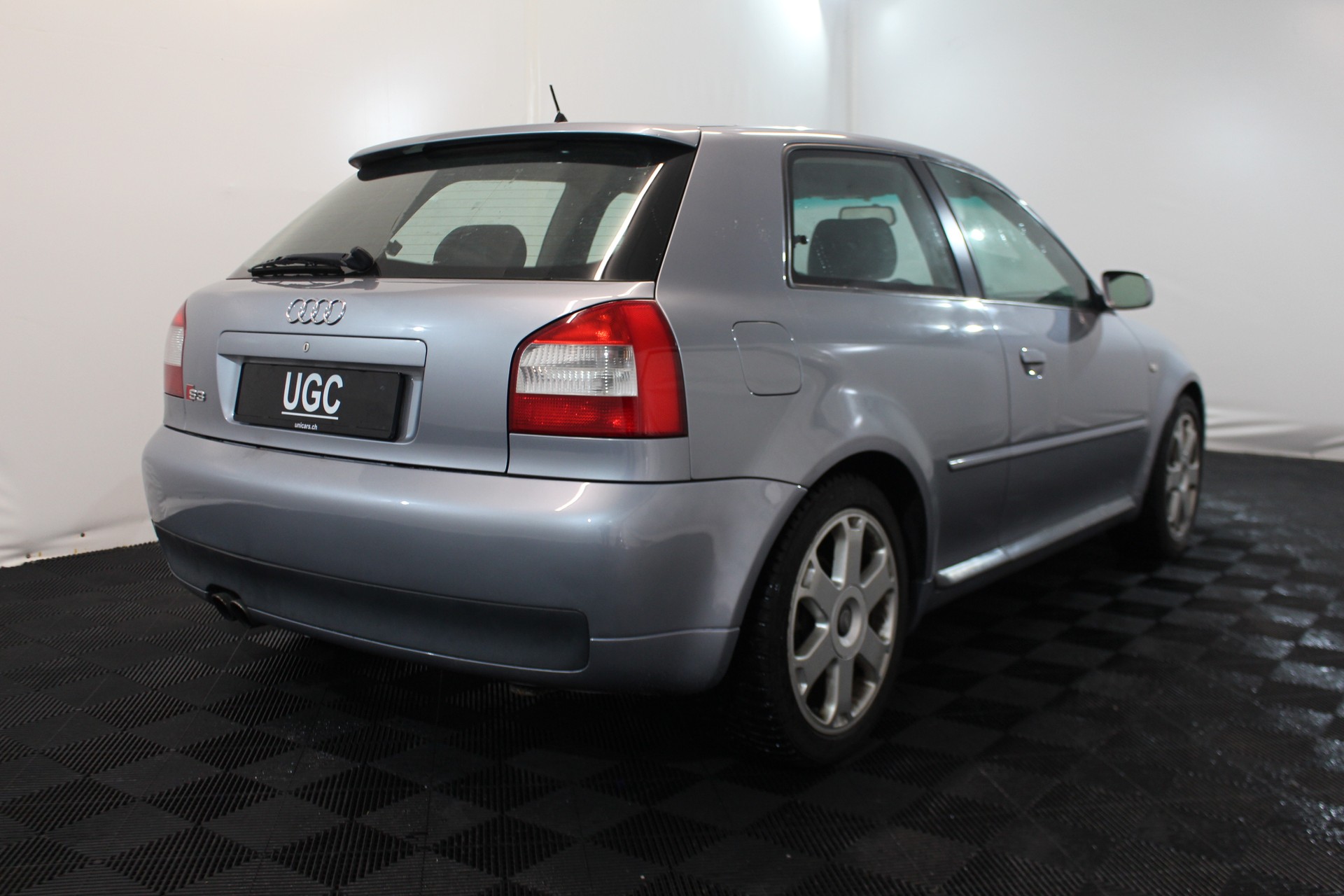 AUDI S3 1.8 20V Turbo 225 quattro-image-5