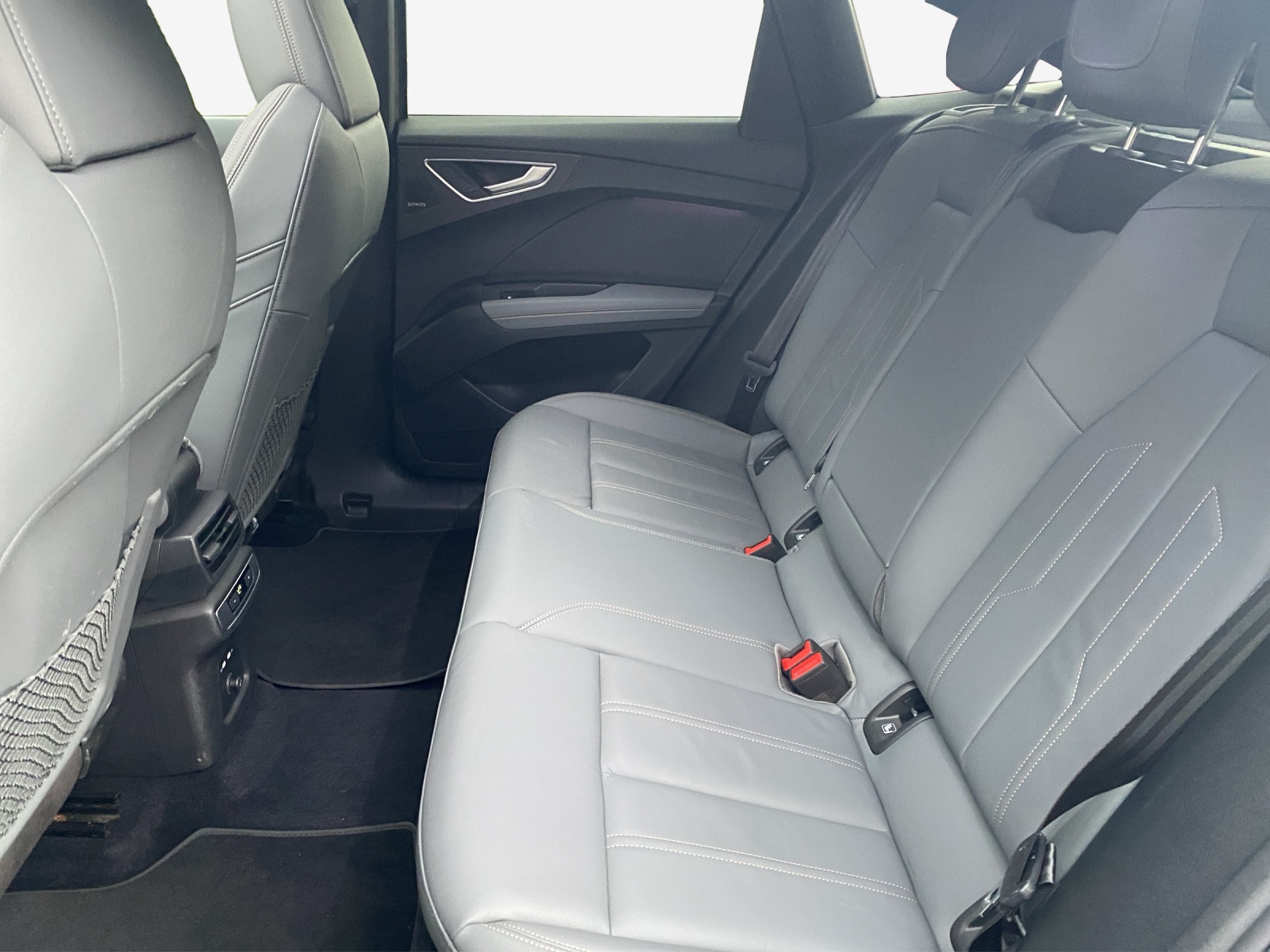 AUDI Q4 Sportback e-tron 50 quattro-image-12