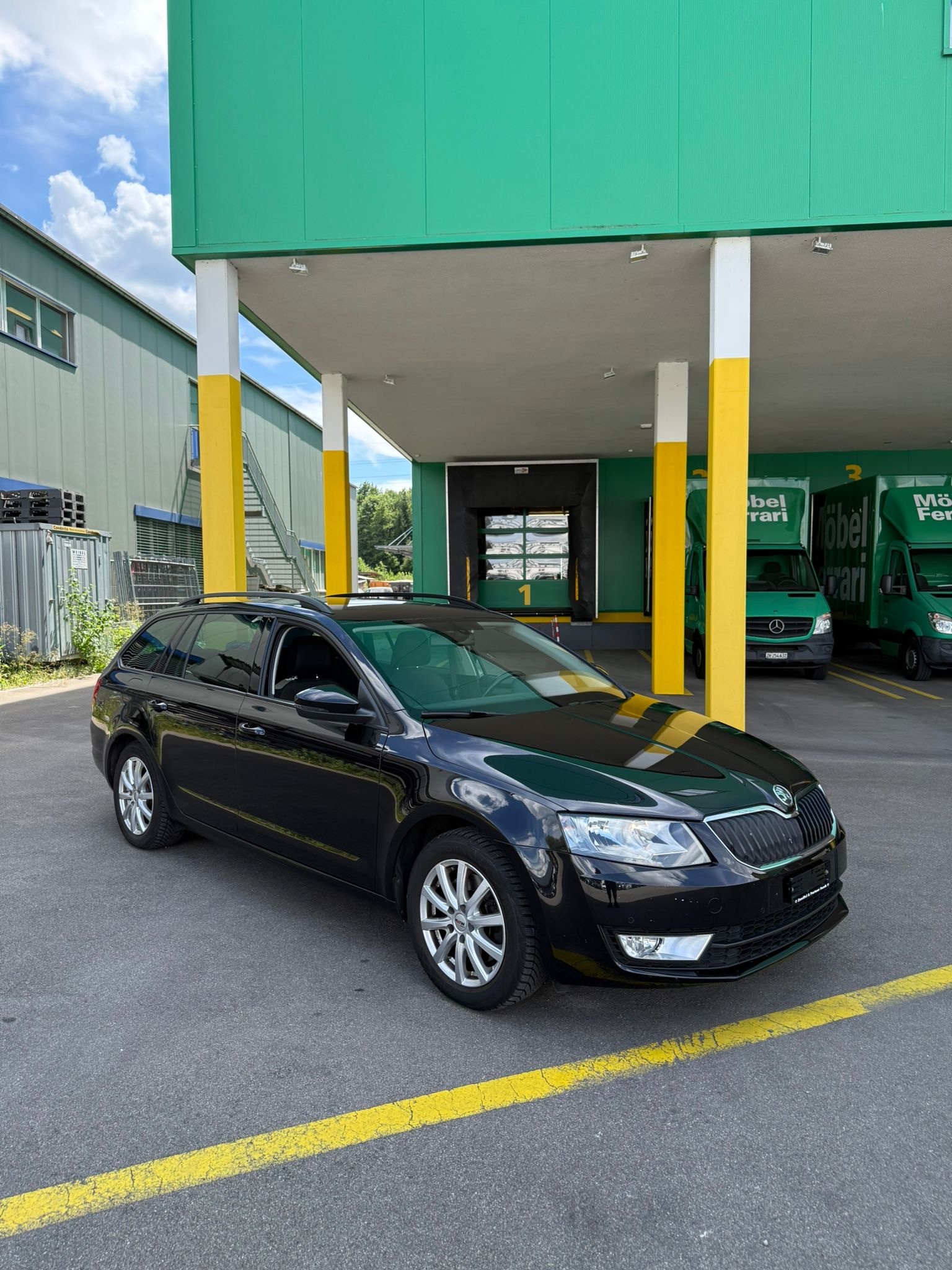 SKODA Octavia Combi 1.8 TSI Elegance-image-0