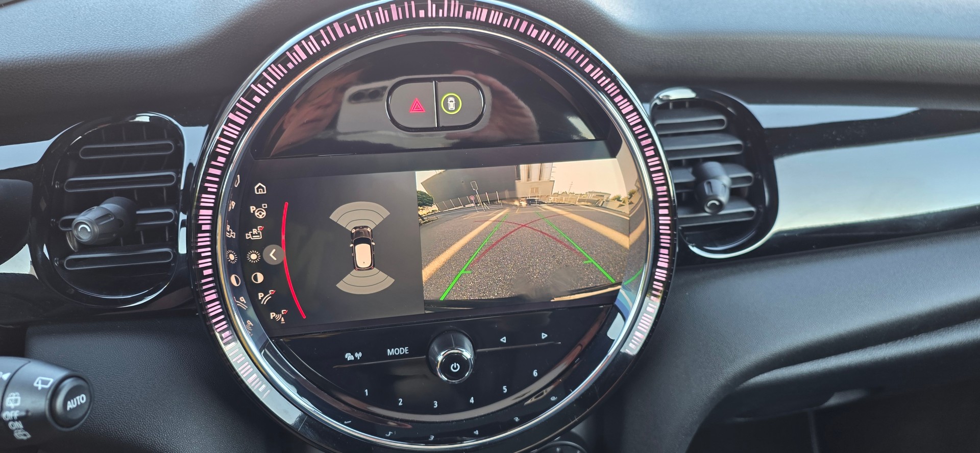 MINI Cooper SE Mosaert Edition-image-4
