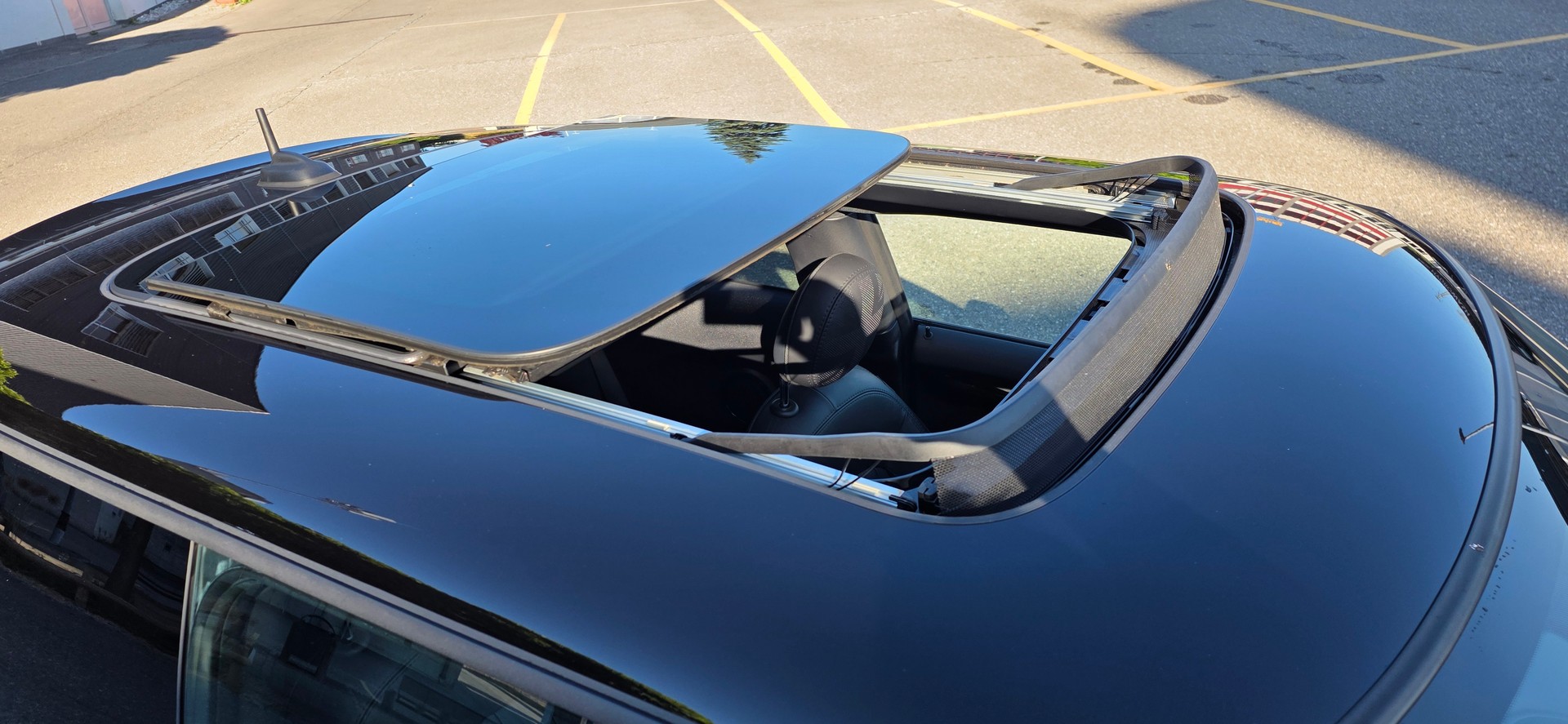 MINI Cooper SE Mosaert Edition-image-1