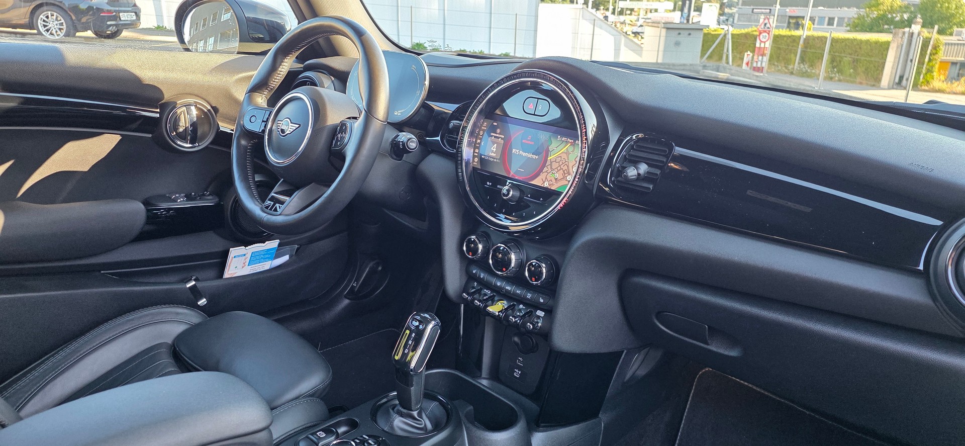 MINI Cooper SE Mosaert Edition-image-3