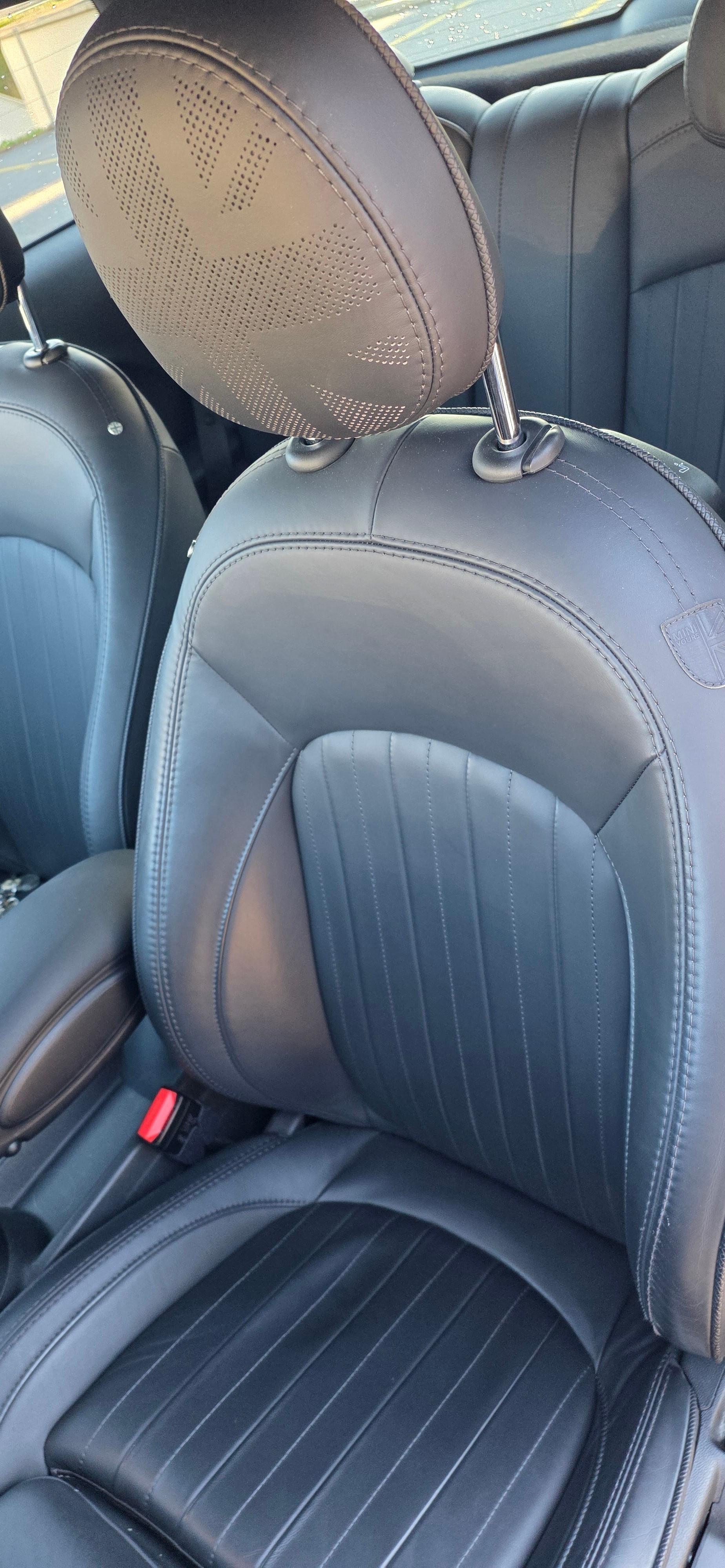MINI Cooper SE Mosaert Edition-image-7