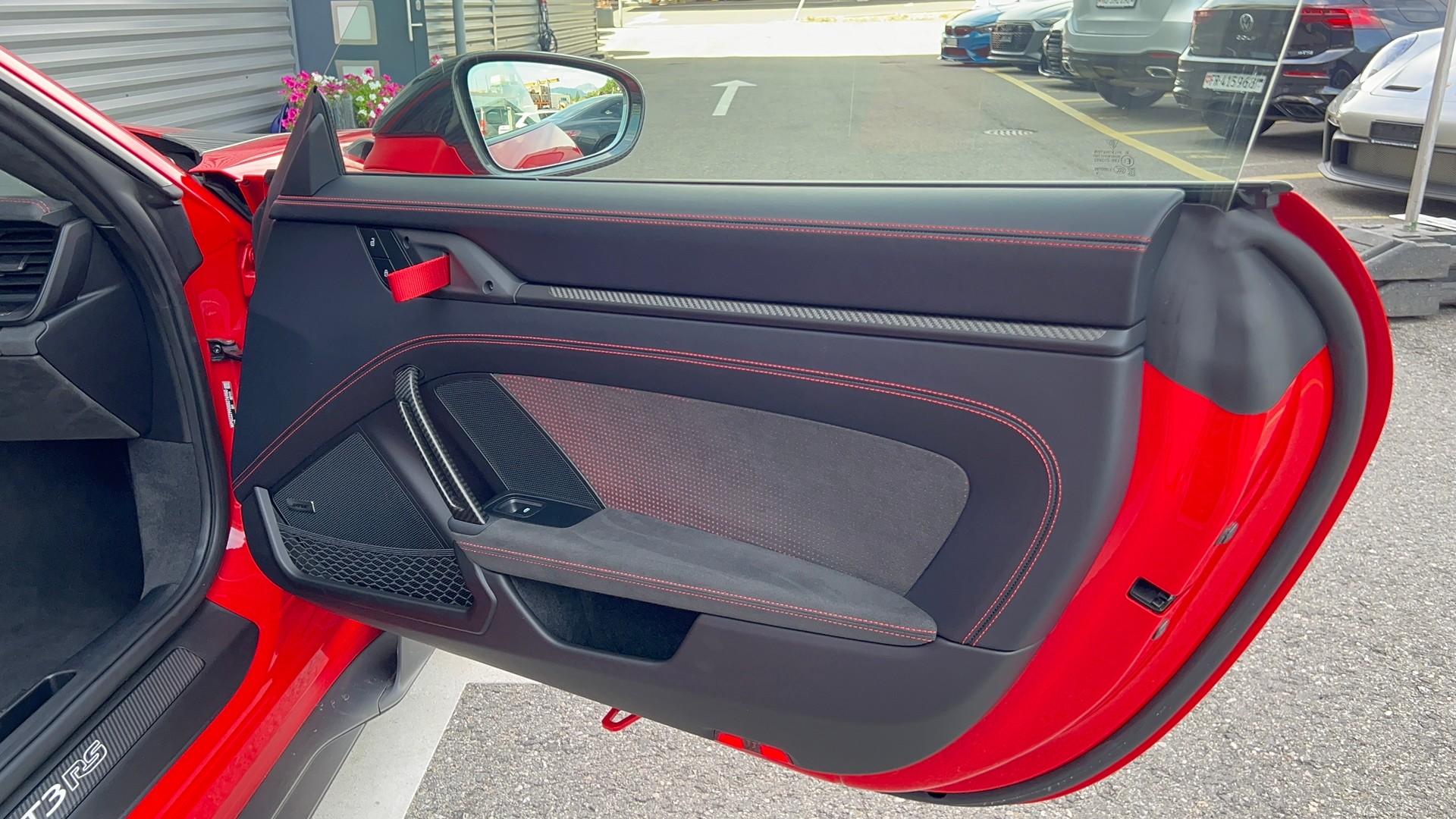 PORSCHE 911 GT3 RS Weissach-image-8