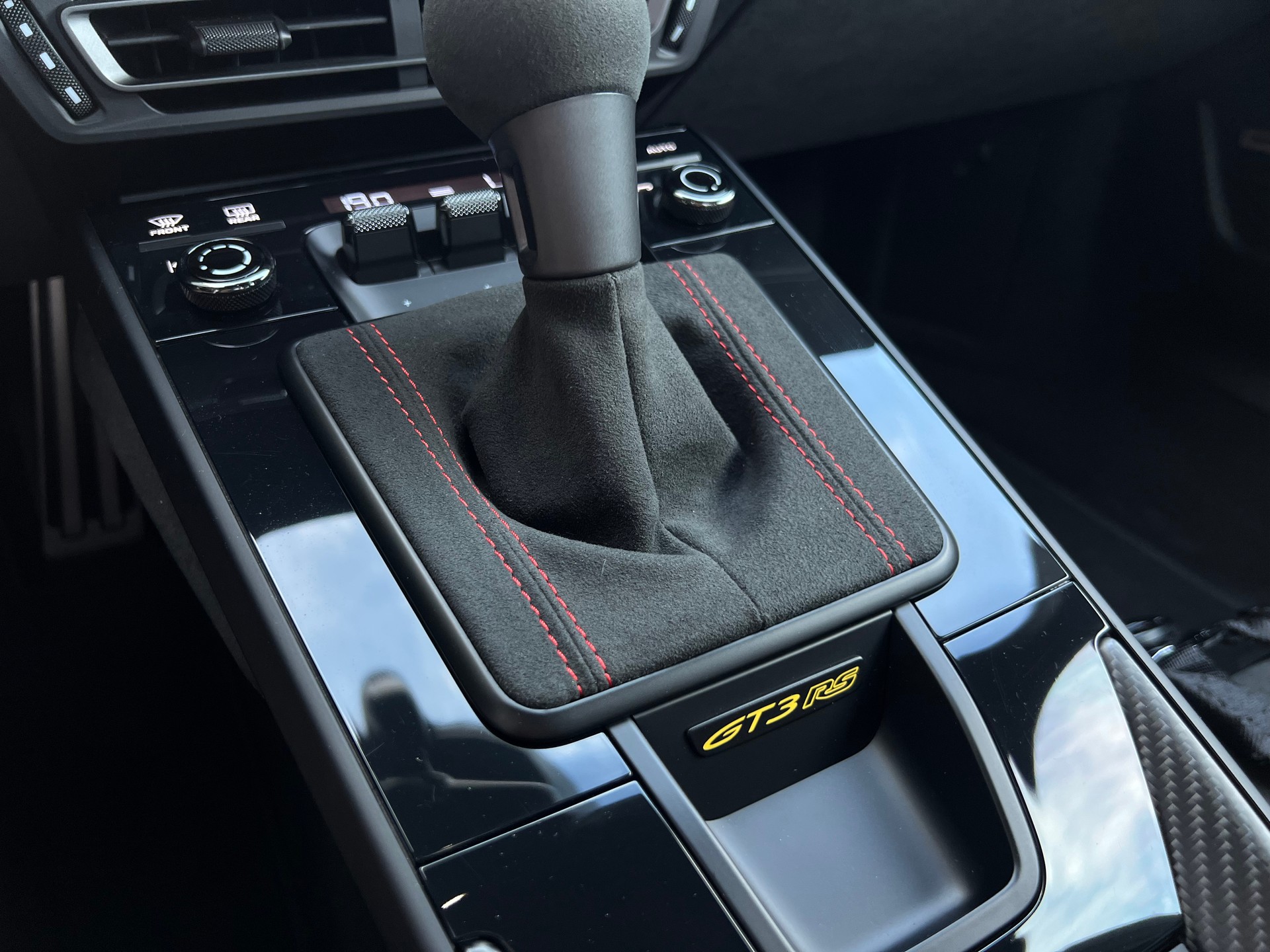 PORSCHE 911 GT3 RS Weissach-image-14