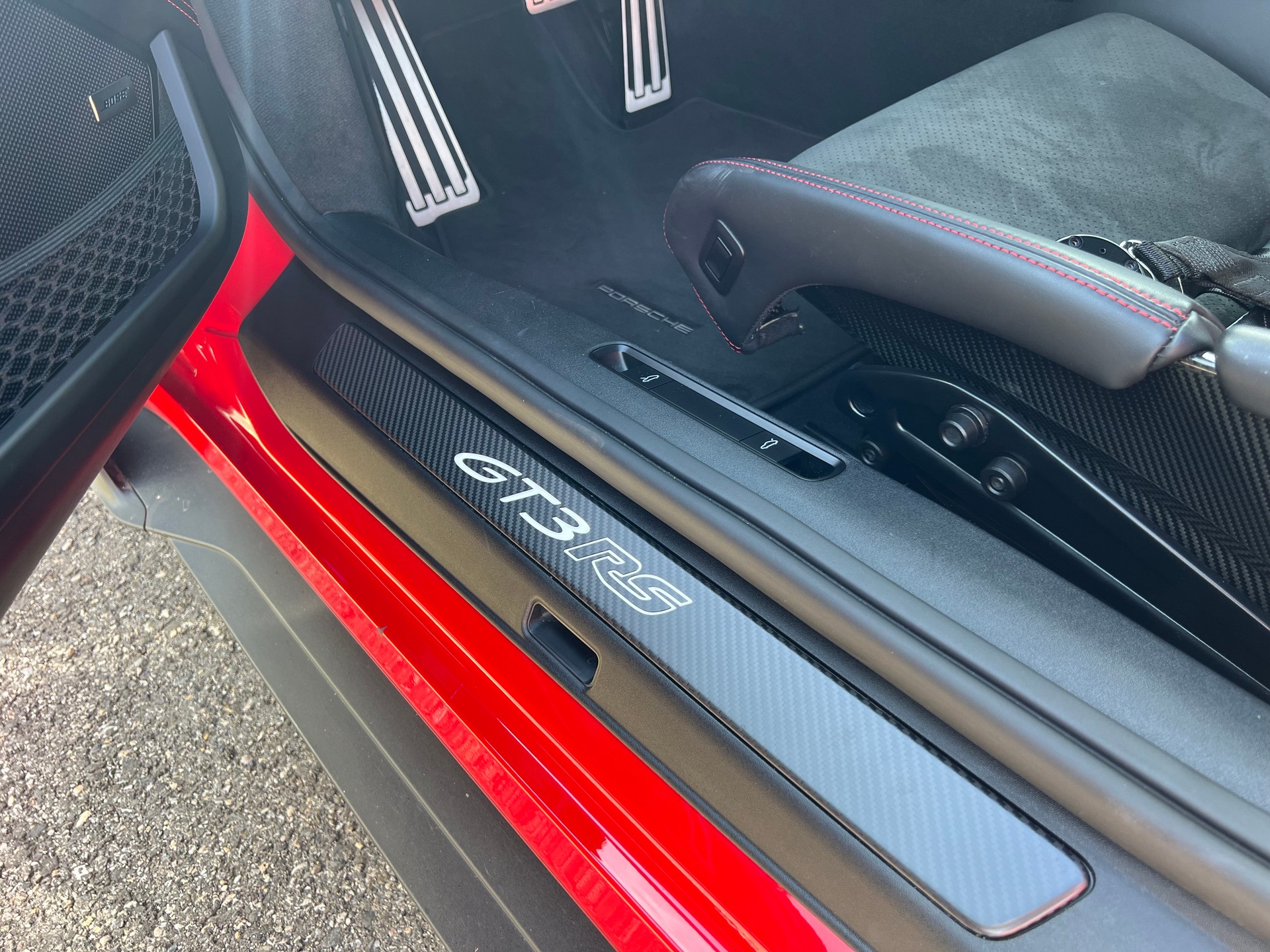 PORSCHE 911 GT3 RS Weissach-image-15