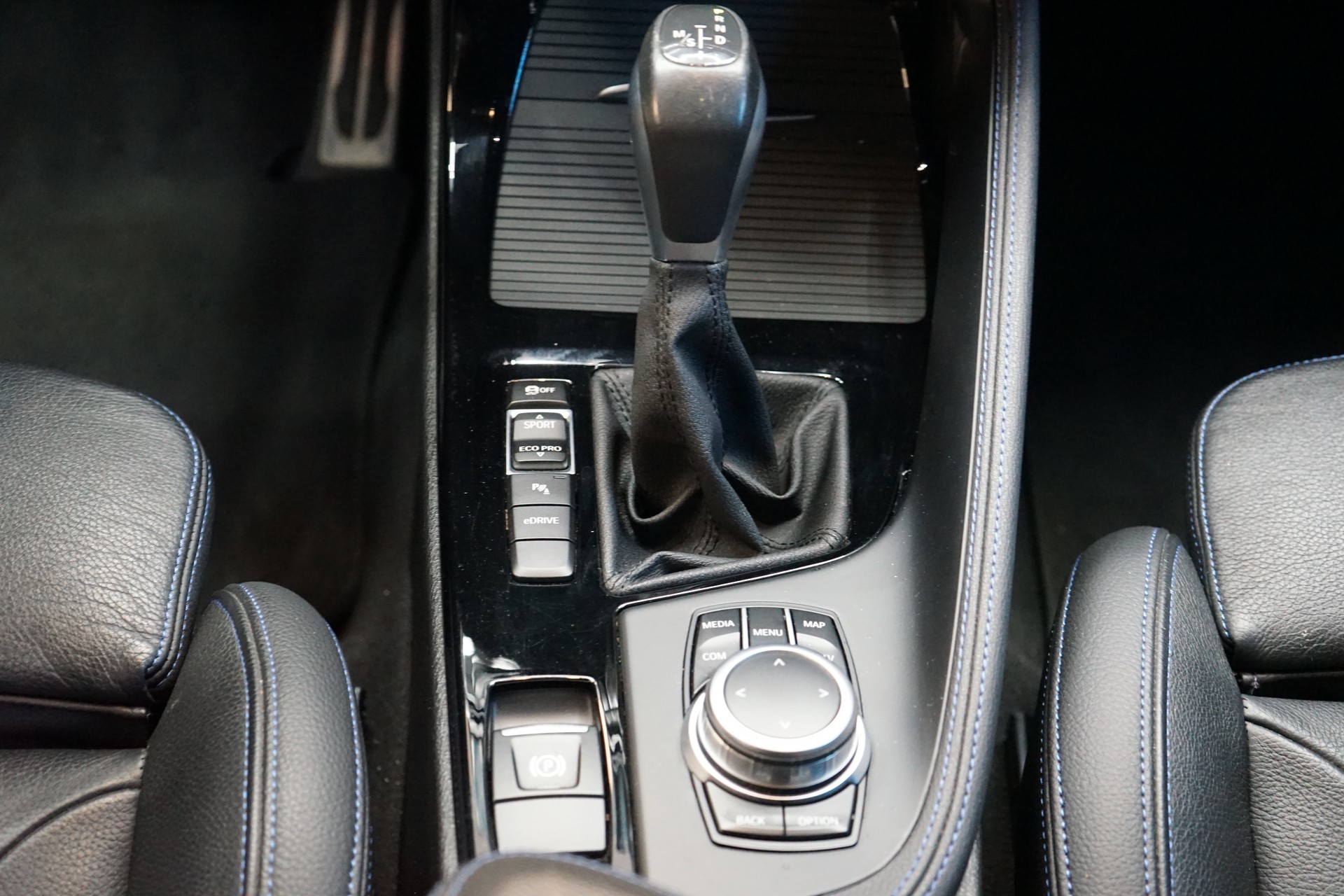 BMW X2 xDrive 25e M Sport X Steptronic-image-11