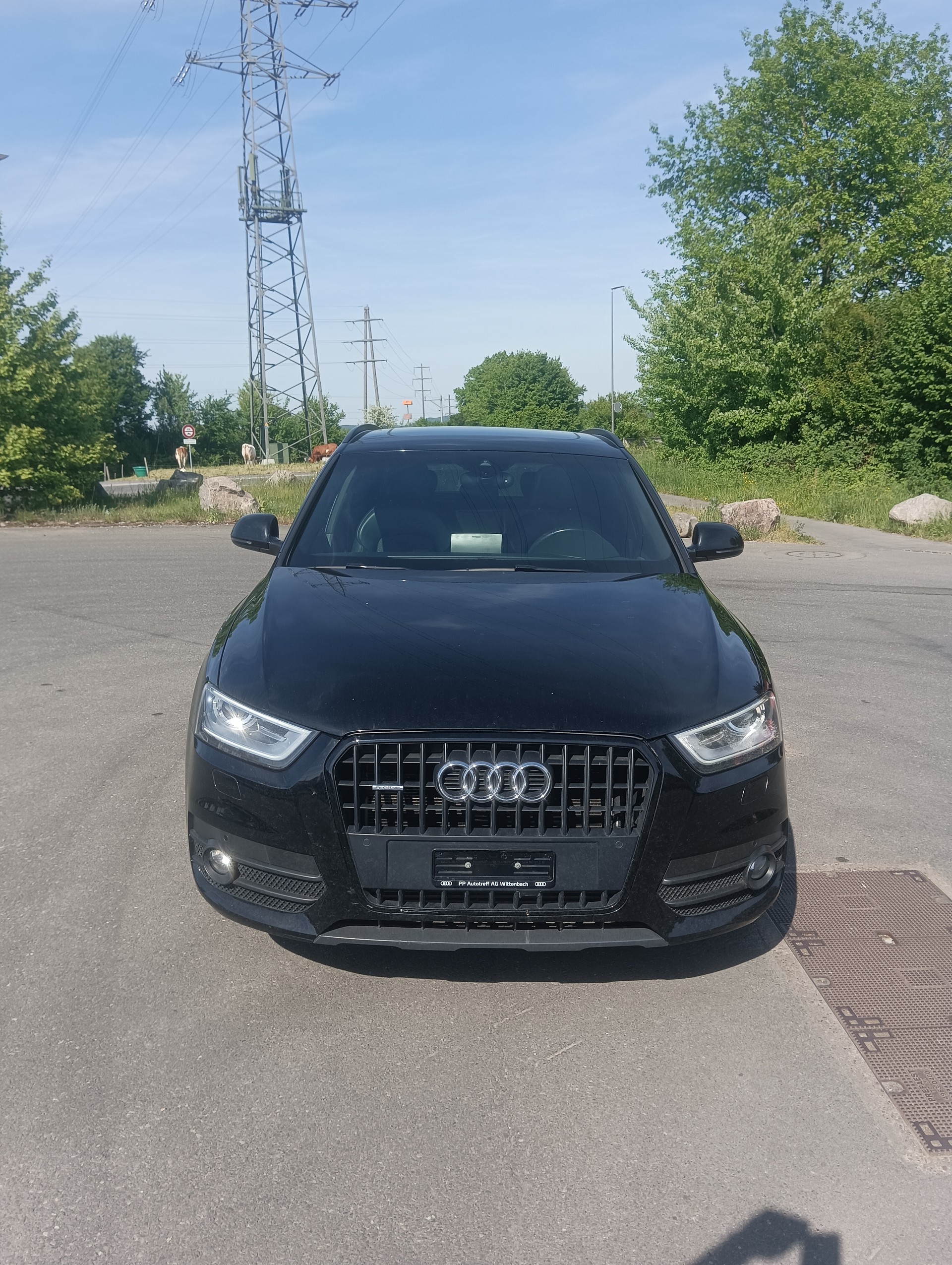 AUDI Q3 2.0 TFSI quattro S-tronic-image-0