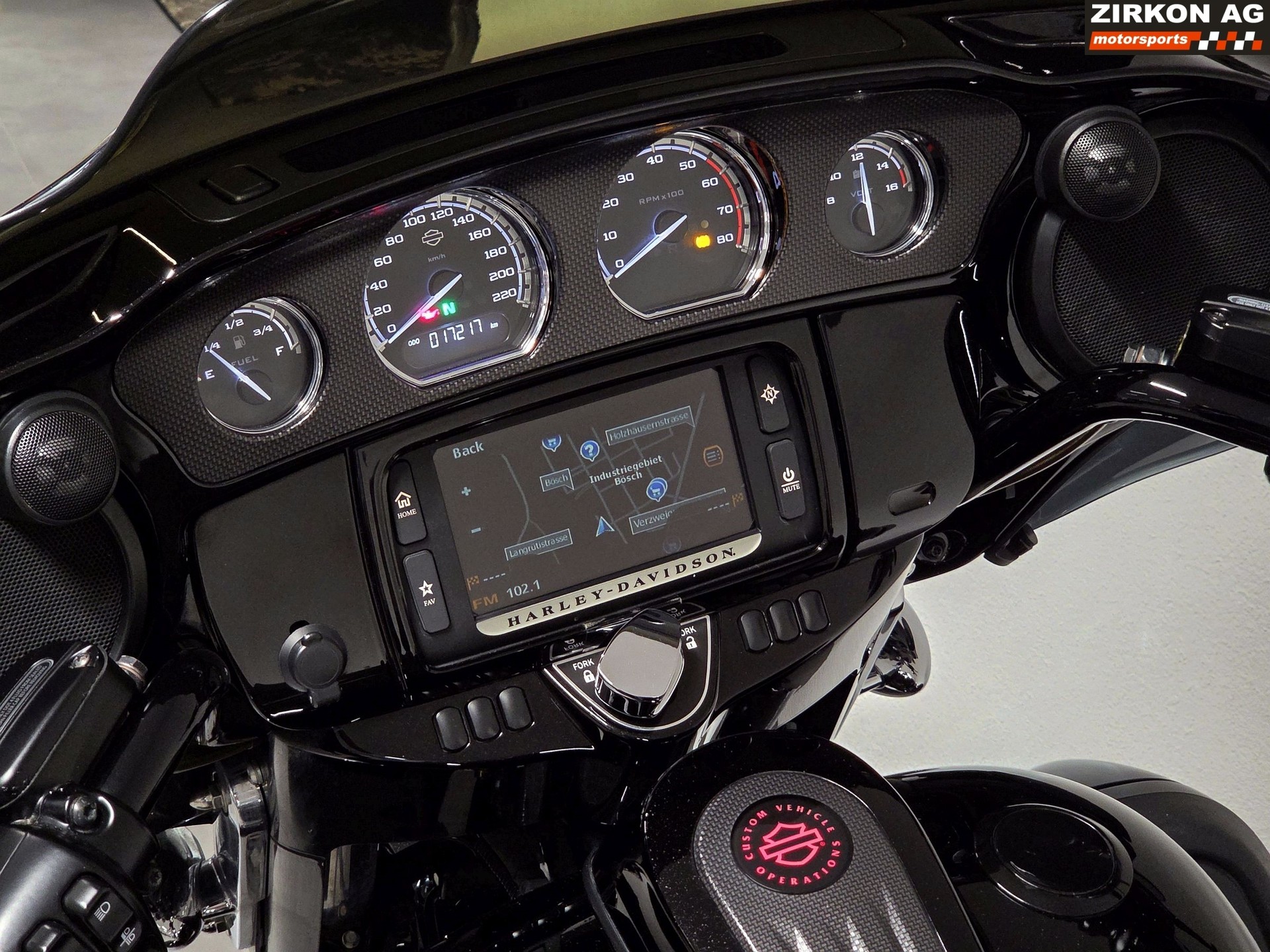 HARLEY-DAVIDSON FLHXSE Street Glide ABS CVO-image-12