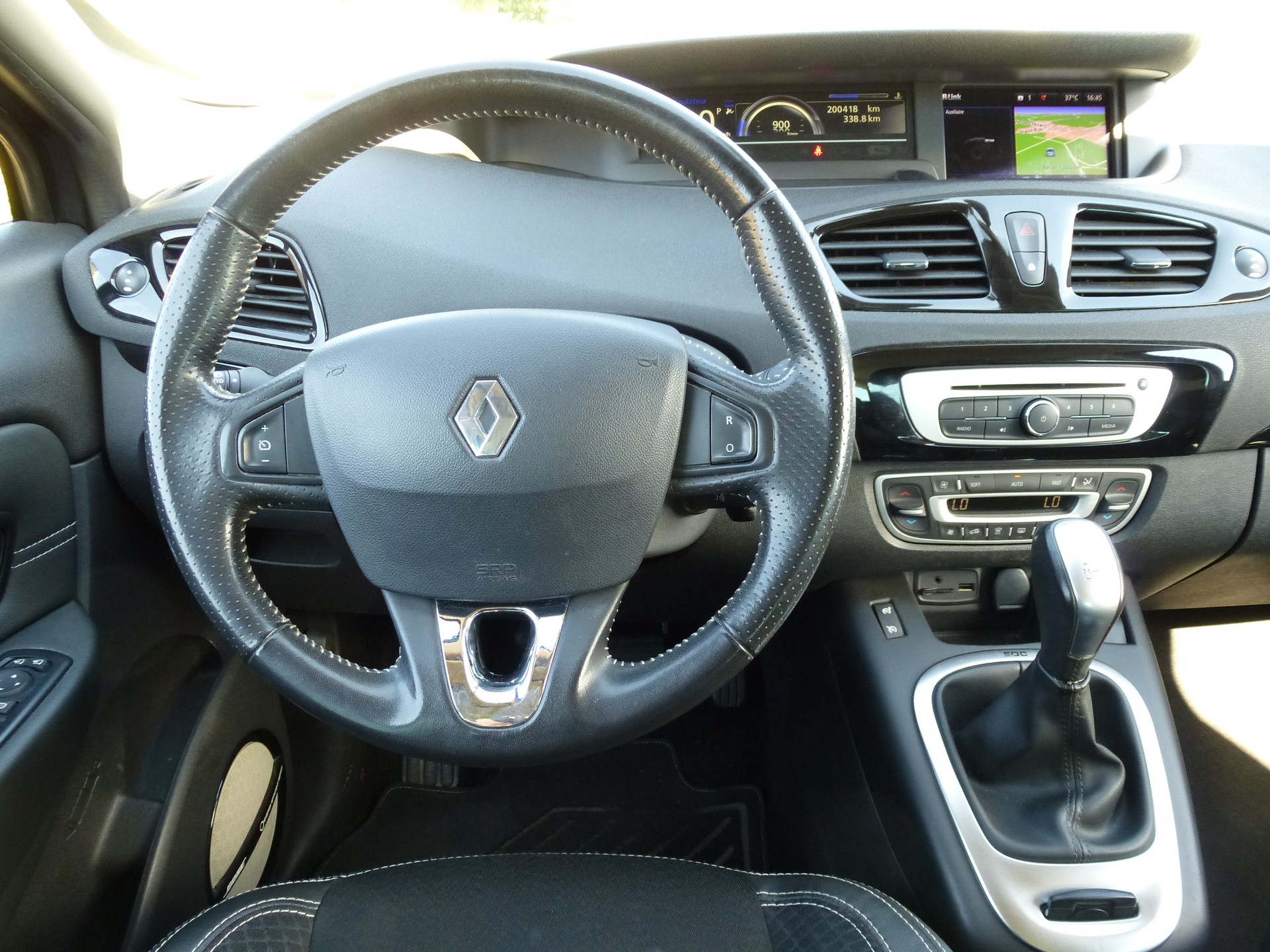RENAULT Scénic 1.5 dCi Bose EDC-image-12