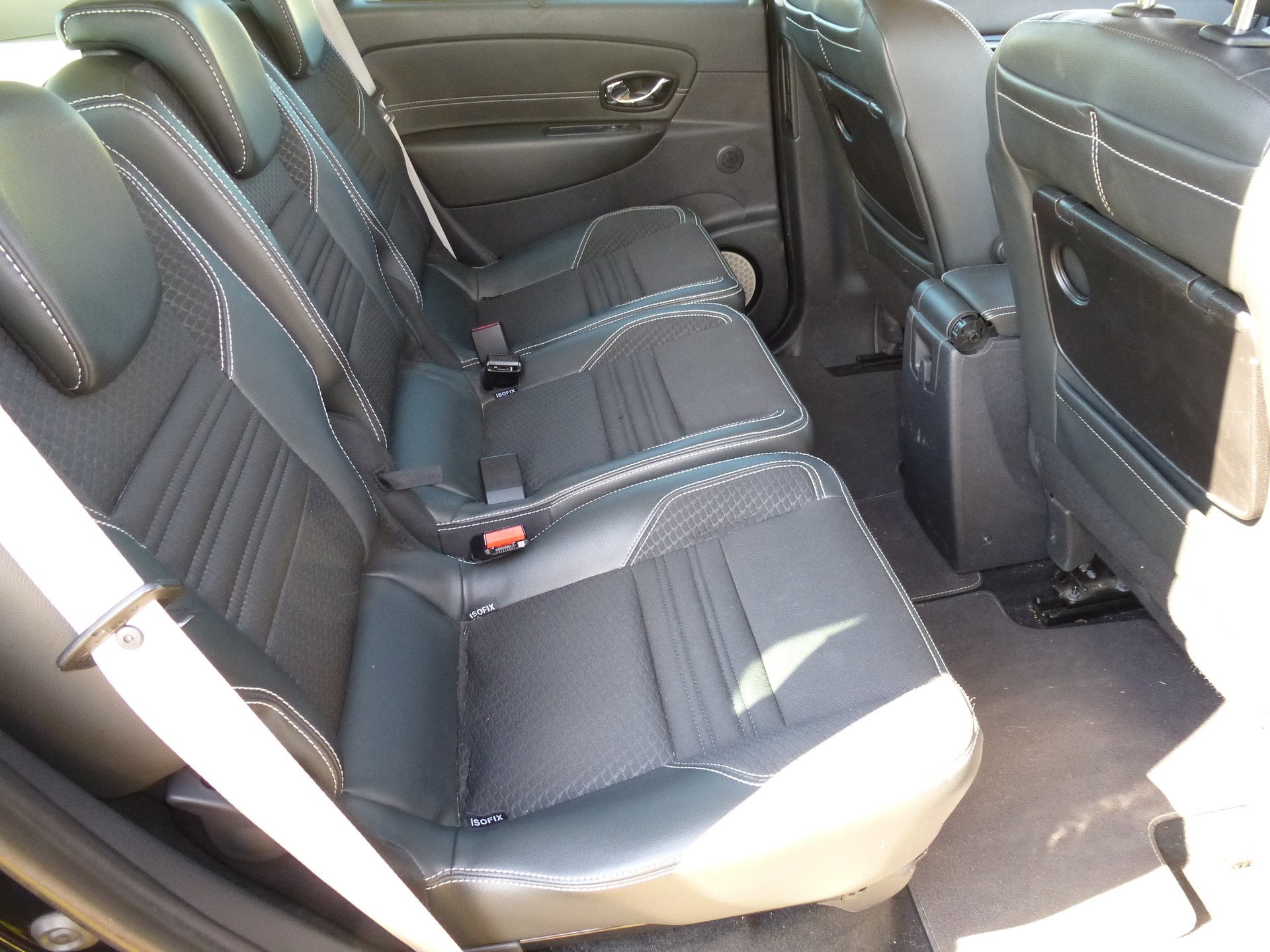 RENAULT Scénic 1.5 dCi Bose EDC-image-10