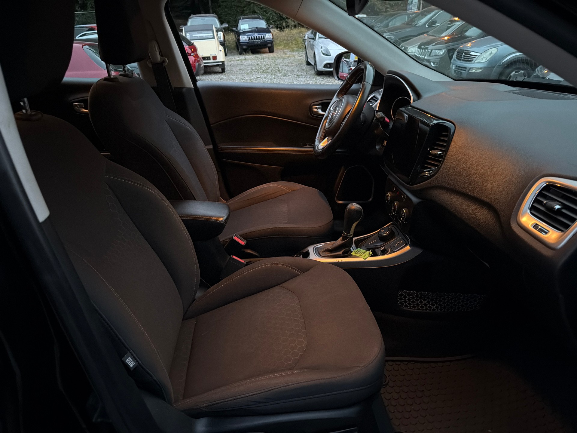 JEEP Compass 2.0CRD Longtitude AWD 9ATX-image-7