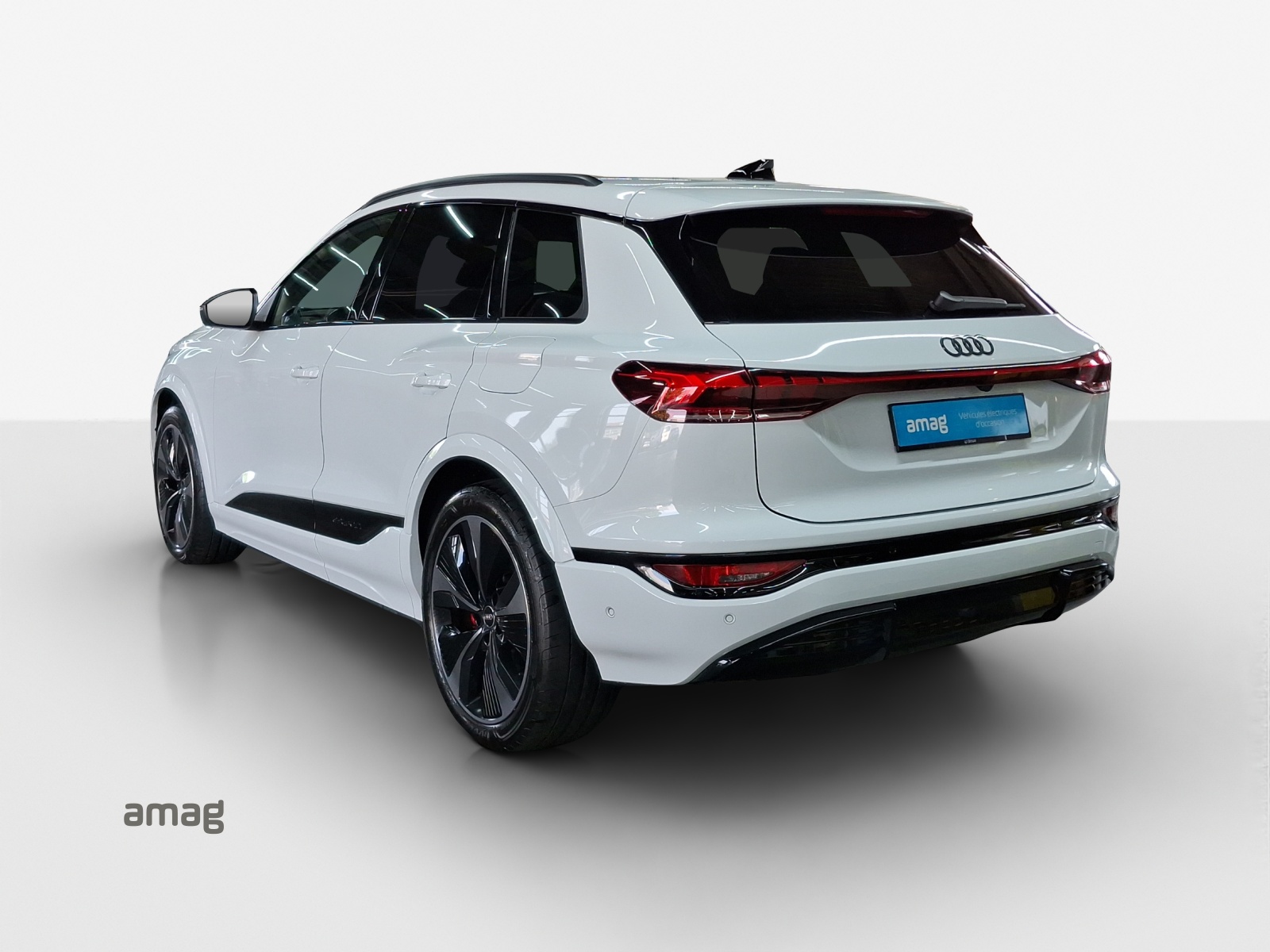 AUDI Q6 e-tron quattro-image-3