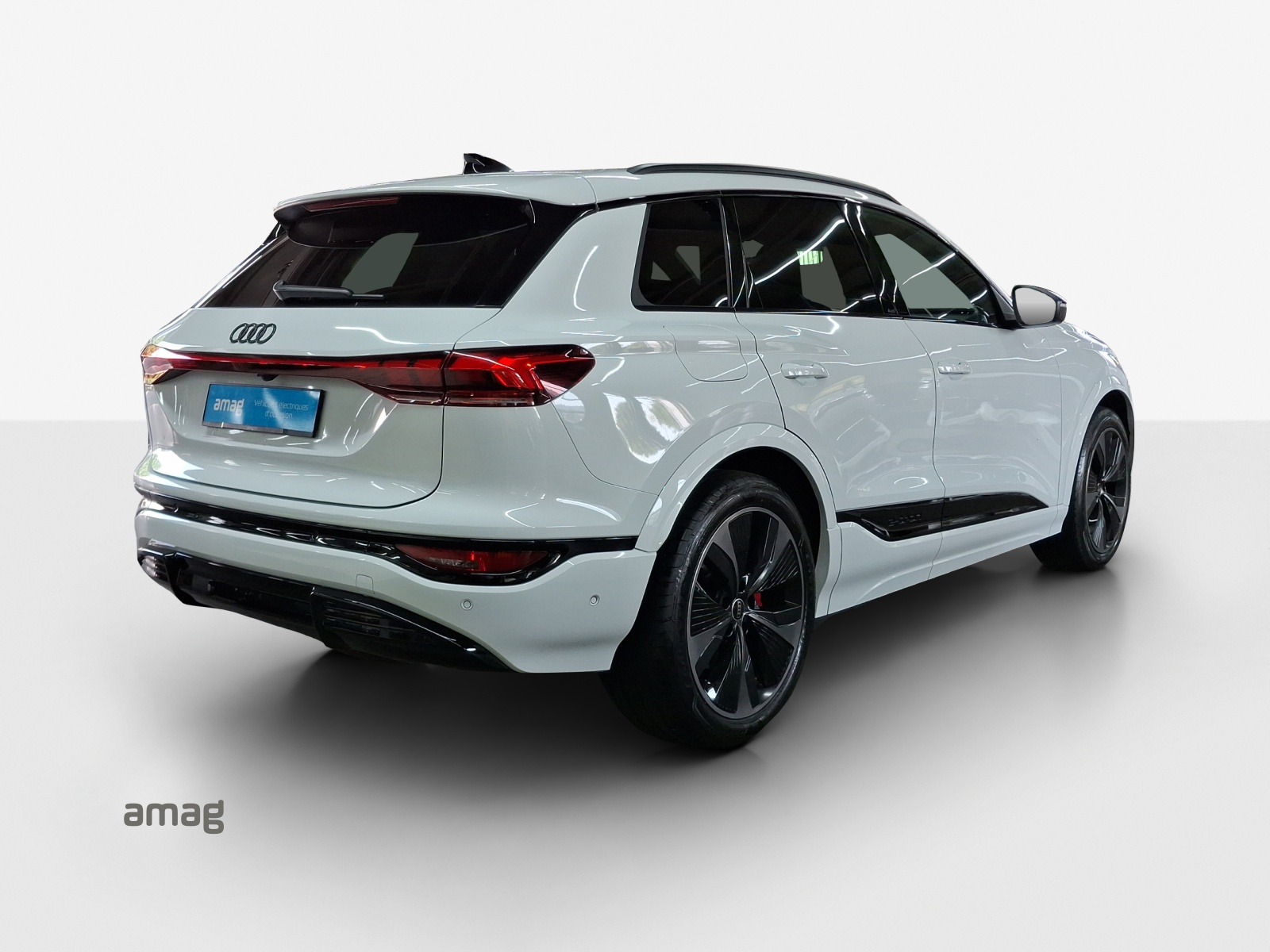 AUDI Q6 e-tron quattro-image-5