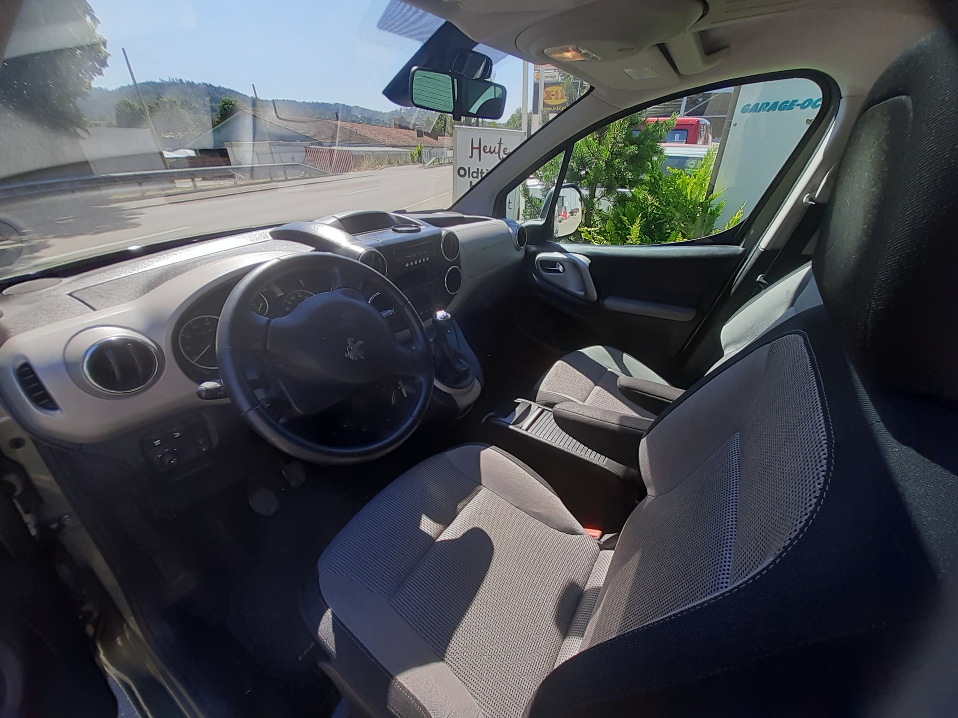 PEUGEOT Partner 1.6 HDI Outdoor-image-6