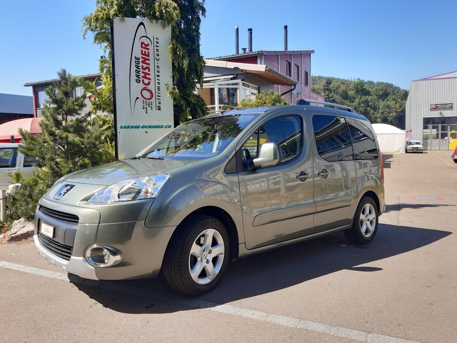 PEUGEOT Partner 1.6 HDI Outdoor-image-1