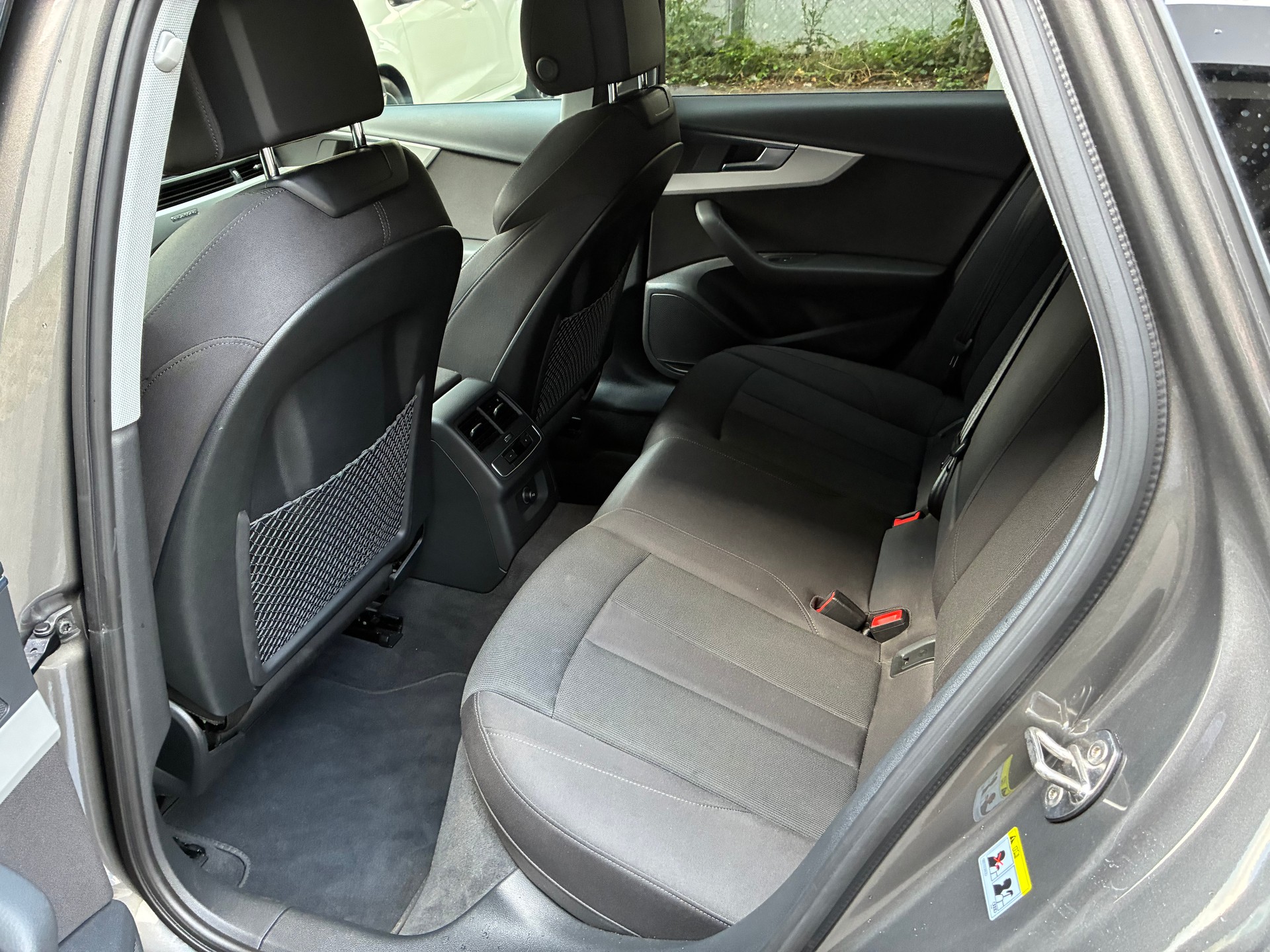 AUDI A4 Avant 40 TDI advanced Attraction quattro S-tronic-image-5