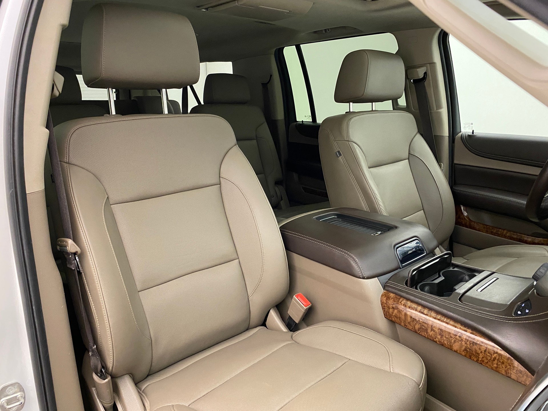 CHEVROLET Suburban 5.3 Premier-image-10