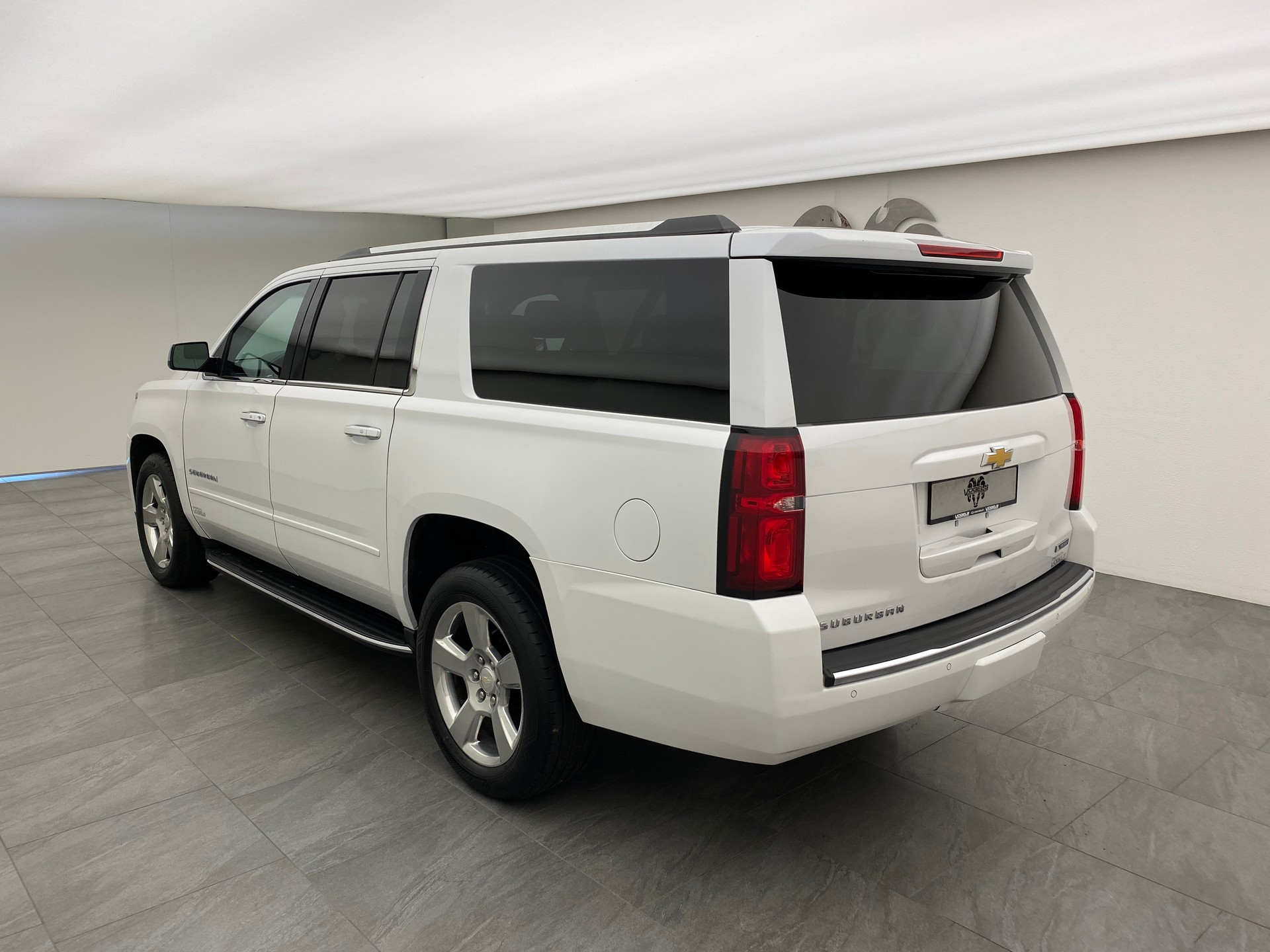 CHEVROLET Suburban 5.3 Premier-image-5