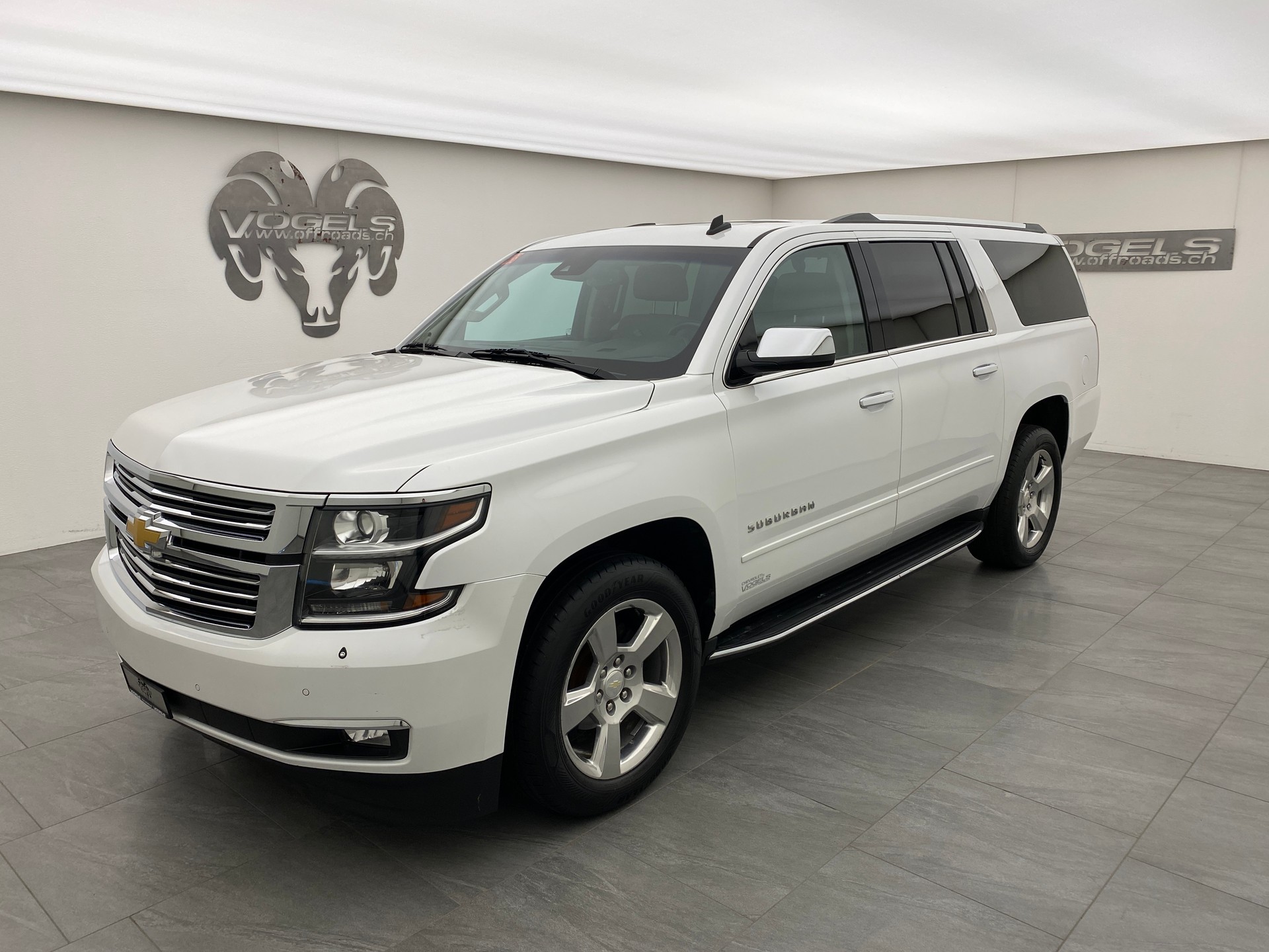 CHEVROLET Suburban 5.3 Premier-image-0