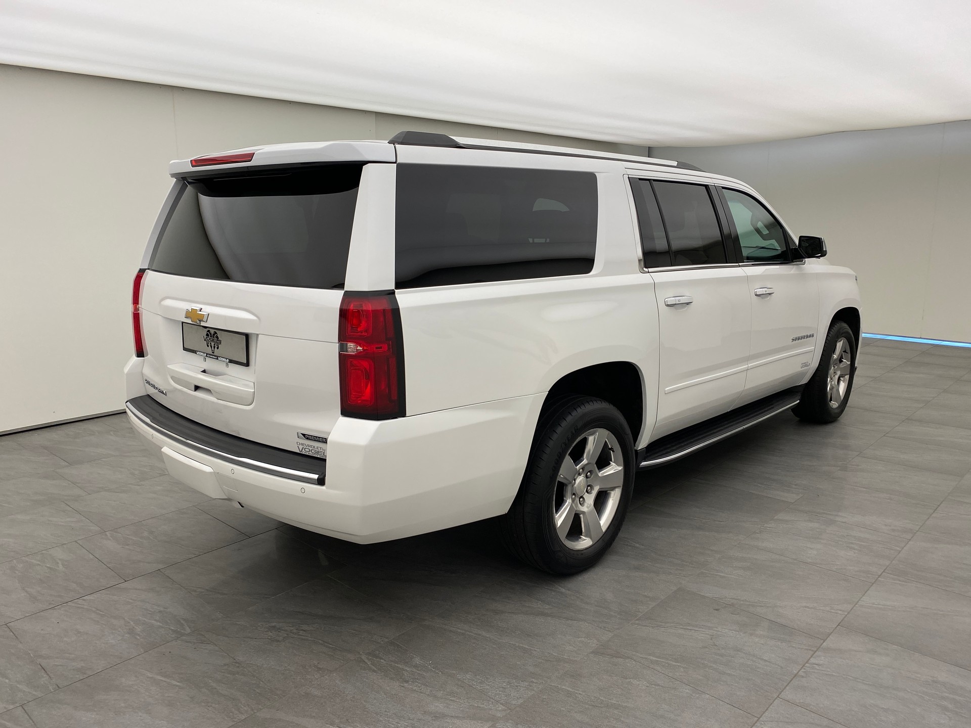 CHEVROLET Suburban 5.3 Premier-image-3