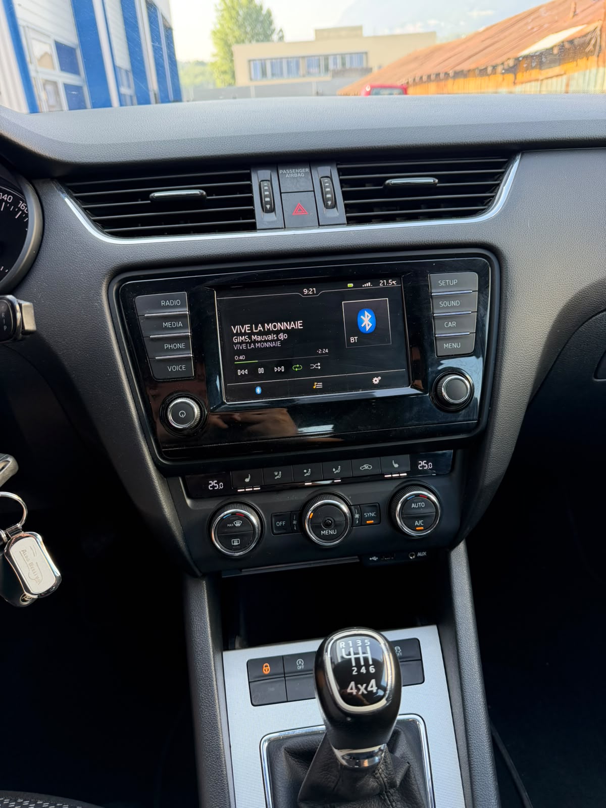 SKODA Octavia Combi 1.6 TDI Style 4x4-image-10