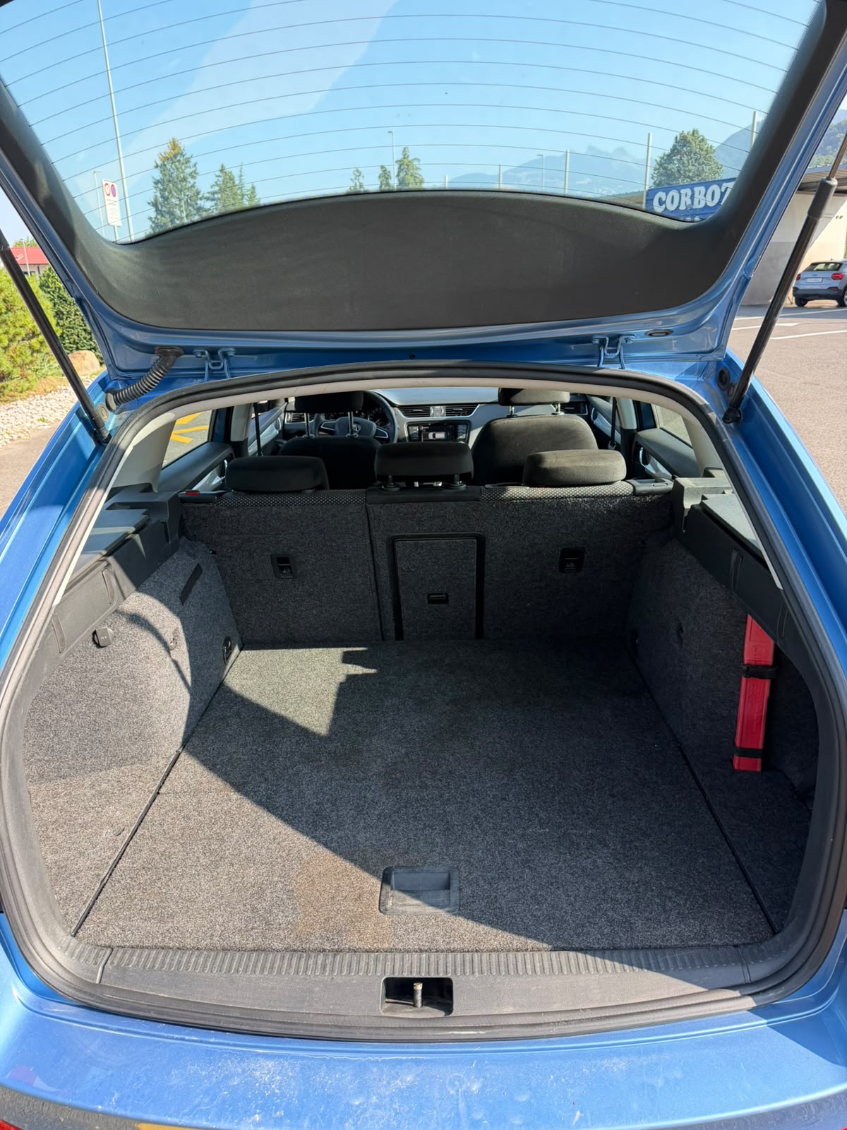 SKODA Octavia Combi 1.6 TDI Style 4x4-image-7