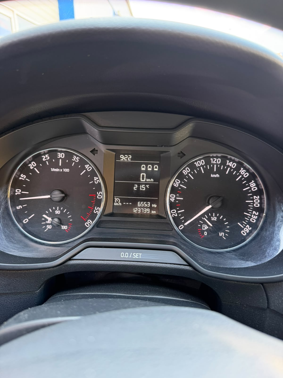 SKODA Octavia Combi 1.6 TDI Style 4x4-image-12
