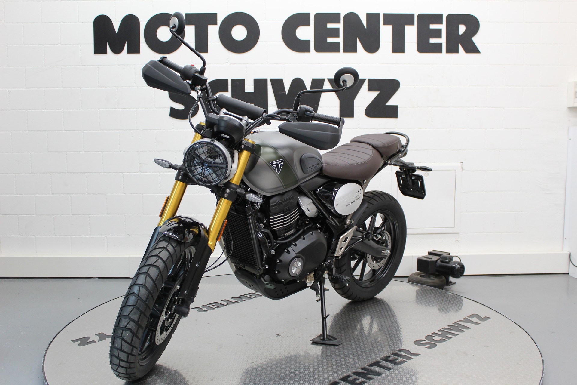 TRIUMPH Scrambler 400 X-image-2
