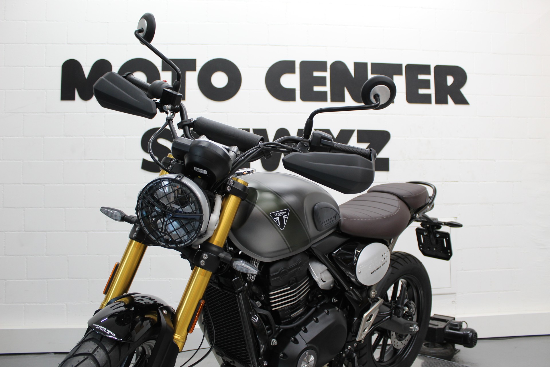 TRIUMPH Scrambler 400 X-image-4